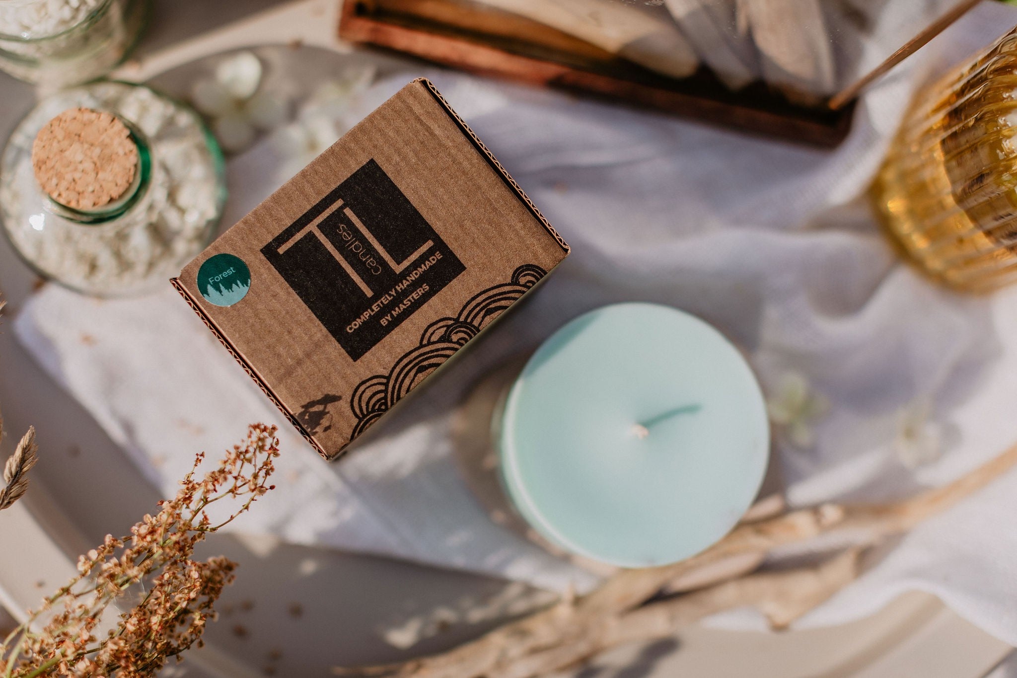 Bougie artisanale en cire de soja parfum forêt vert menthe, vue produit