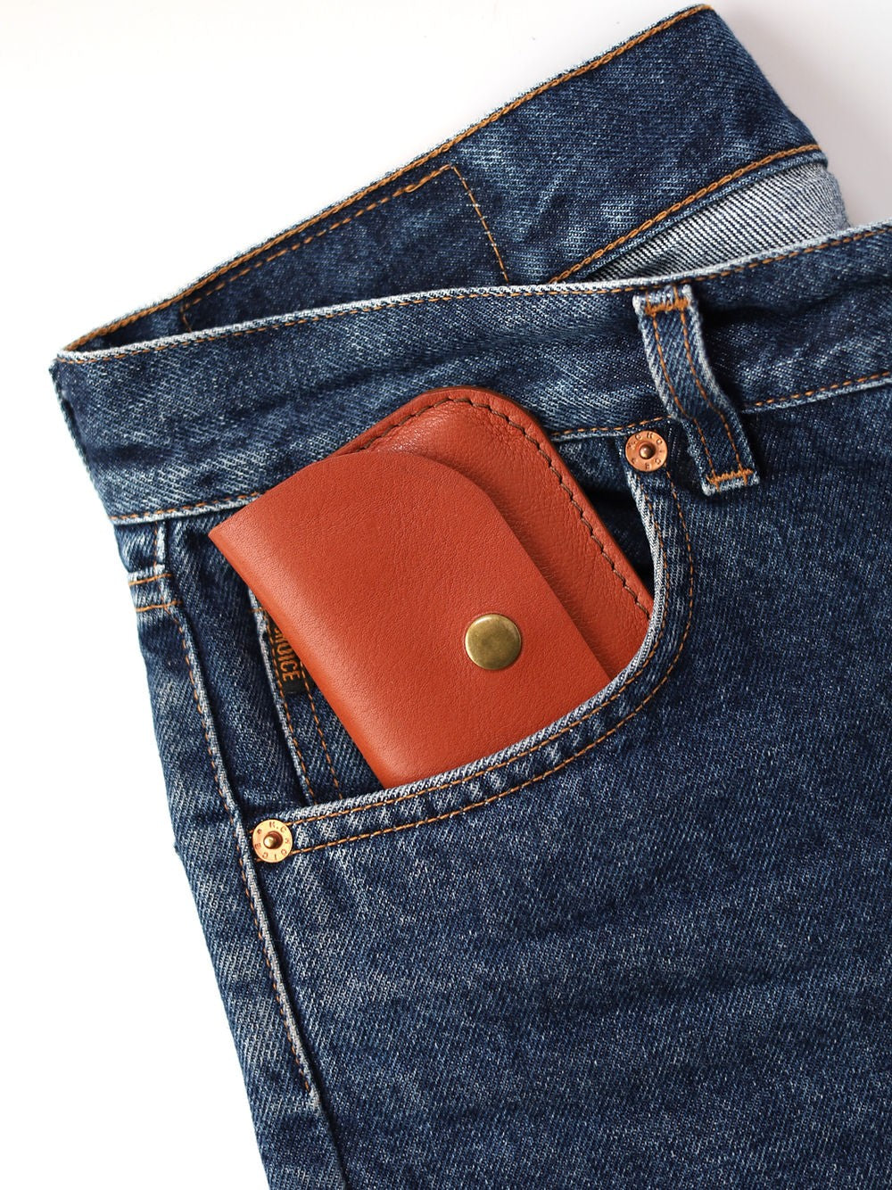 Portefeuille WEEKEND TOKS VISOKS en cuir rouge terracotta, détail poche