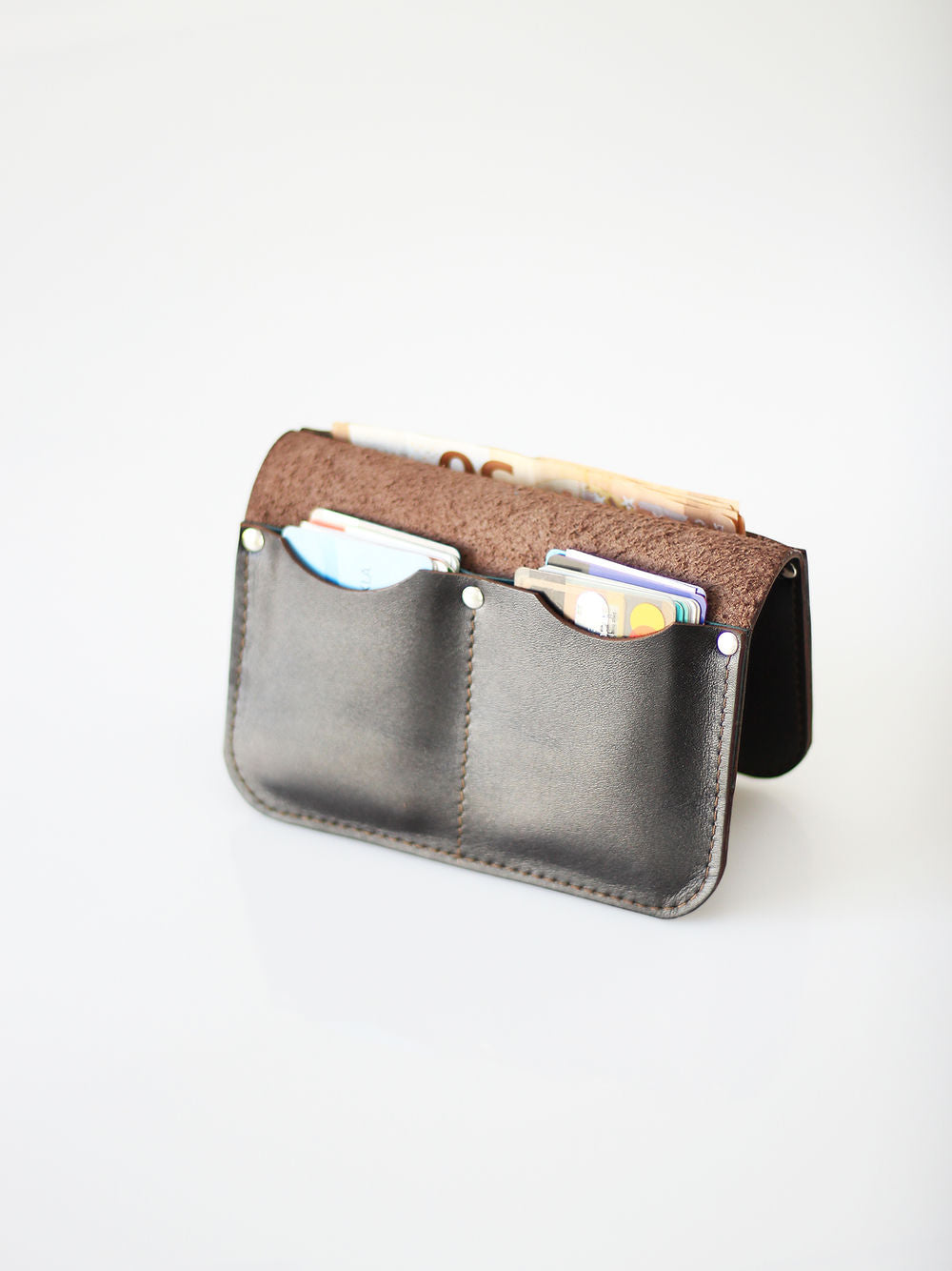 Portefeuille SATURDAY TOKS VISOKS en cuir marron chocolat pleine fleur, vue produit