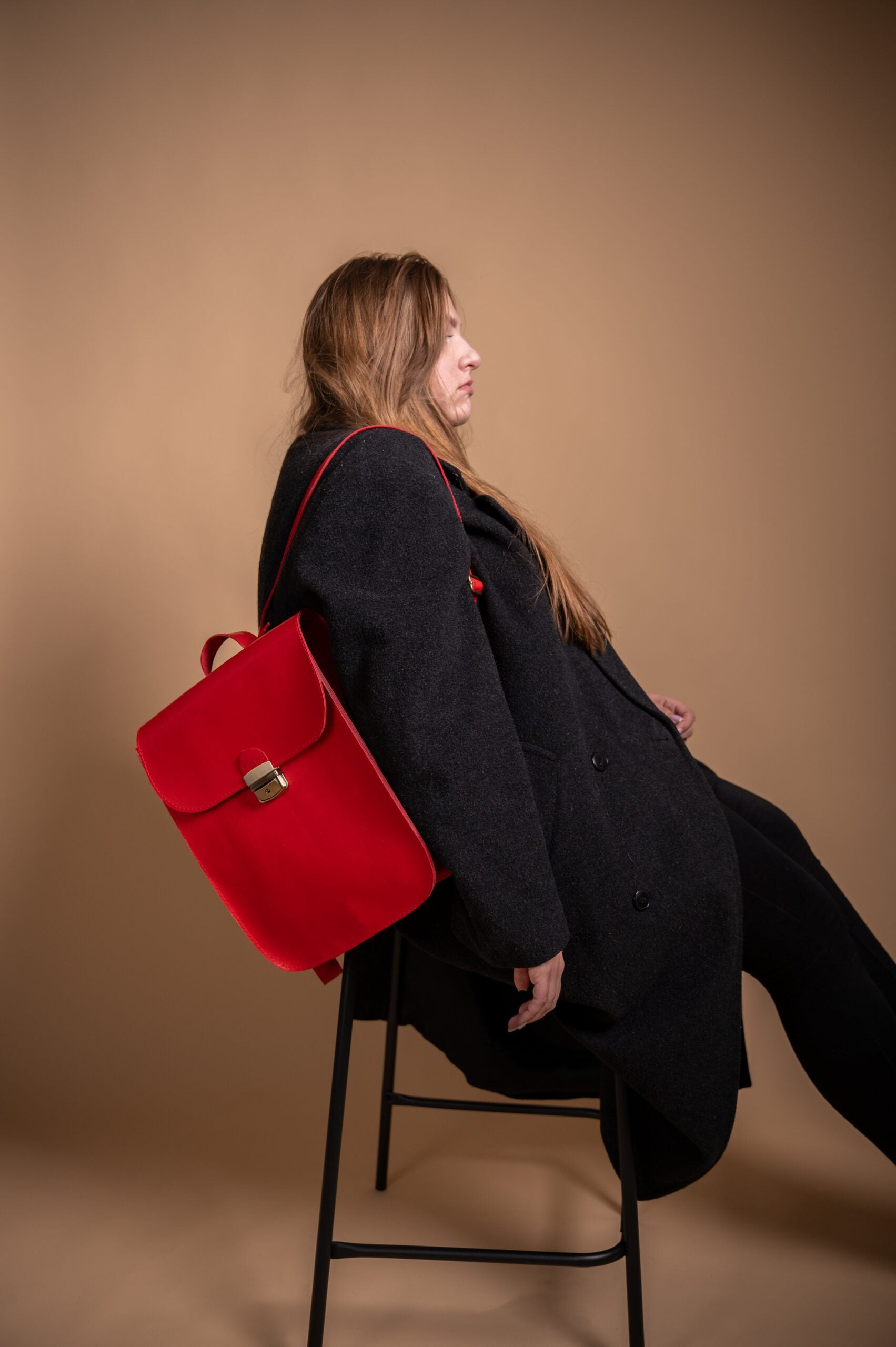 Sac à dos selle en cuir naturel rouge, vue finale