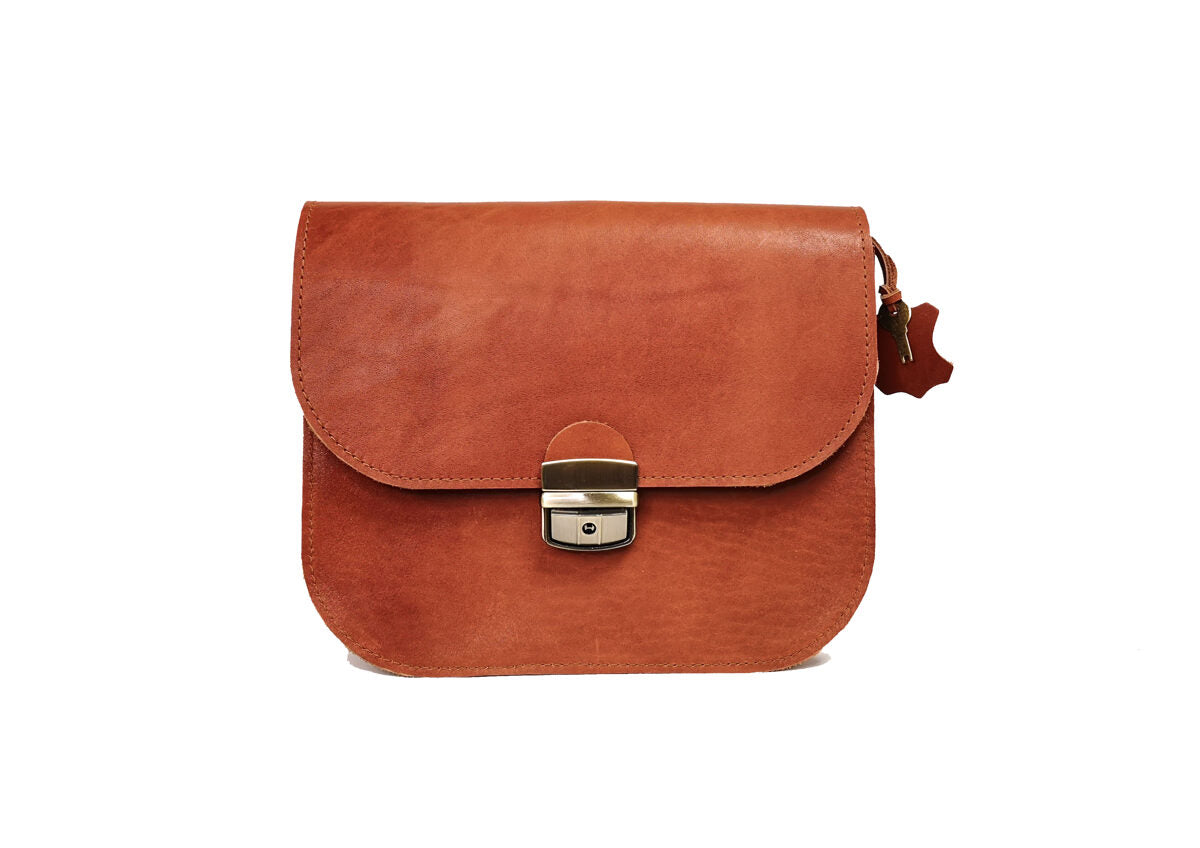 Sac selle grand format en cuir naturel marron clair, vue finale