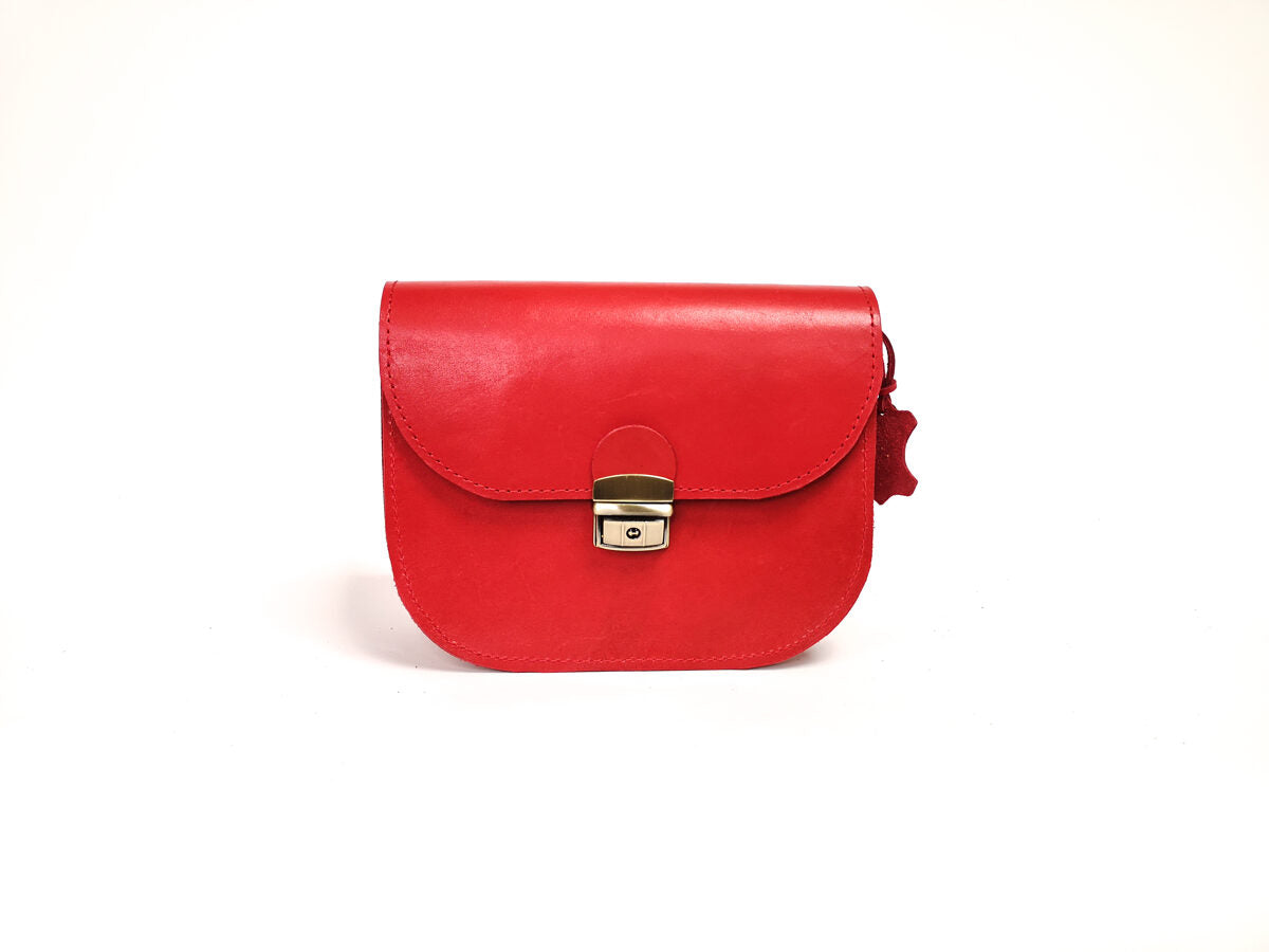 Sac selle taille moyenne en cuir naturel rouge, vue produit