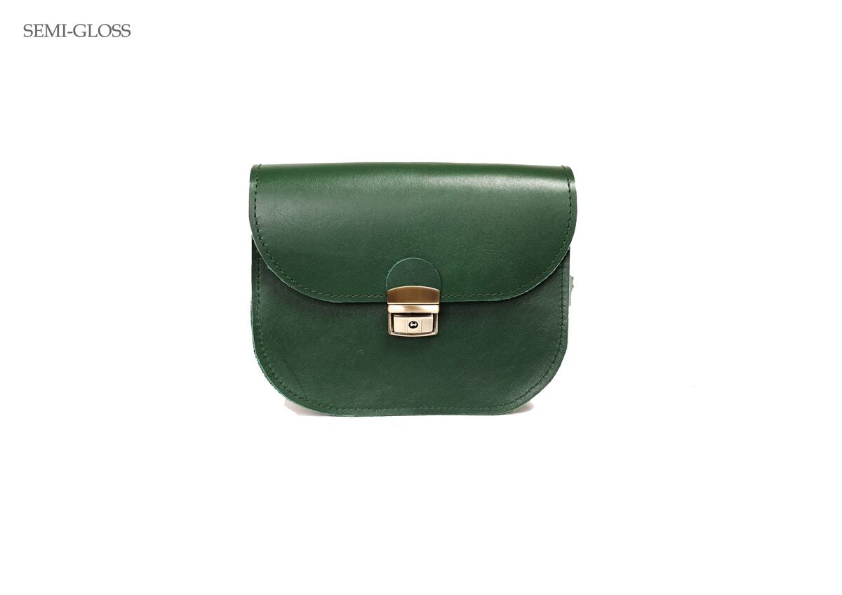 Sac selle taille moyenne en cuir naturel vert, vue produit
