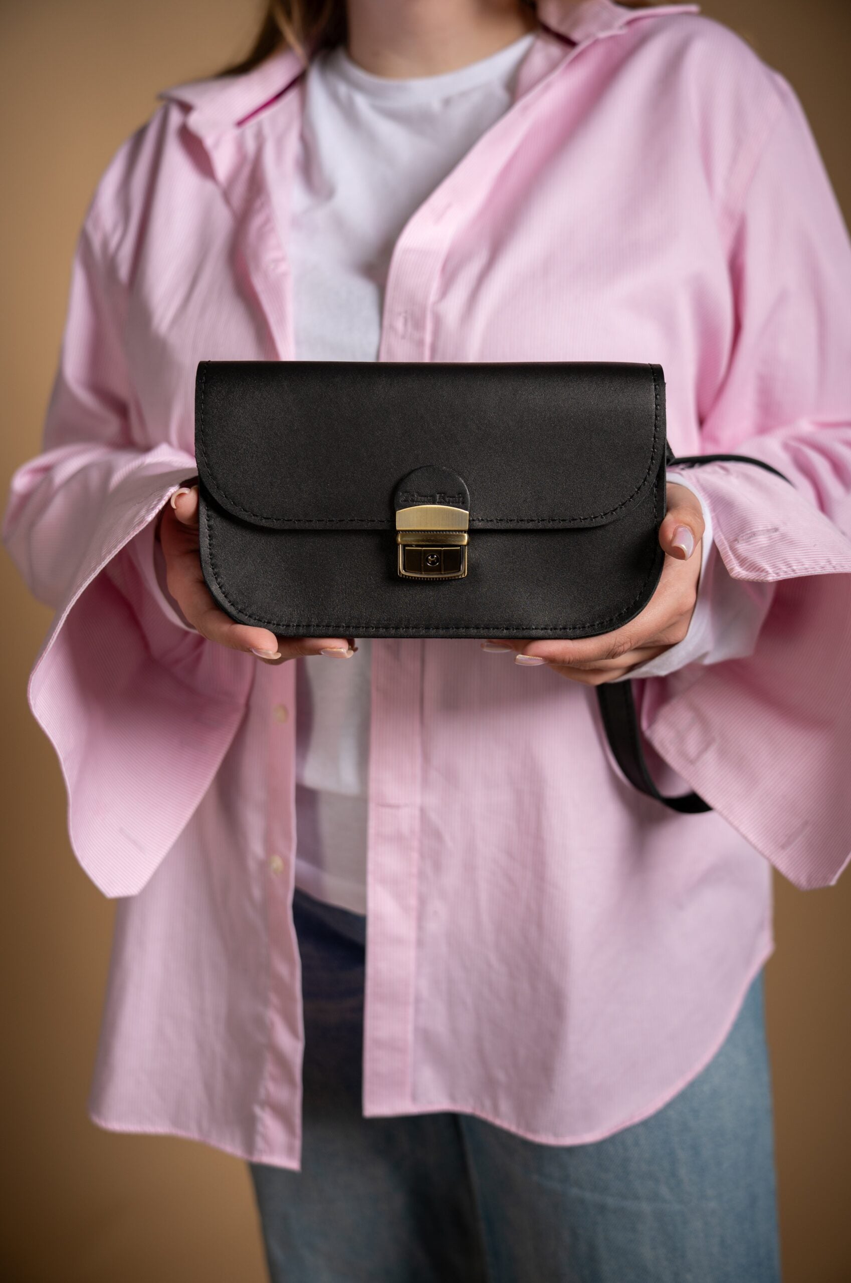 Sac selle mini en cuir naturel noir, vue finale