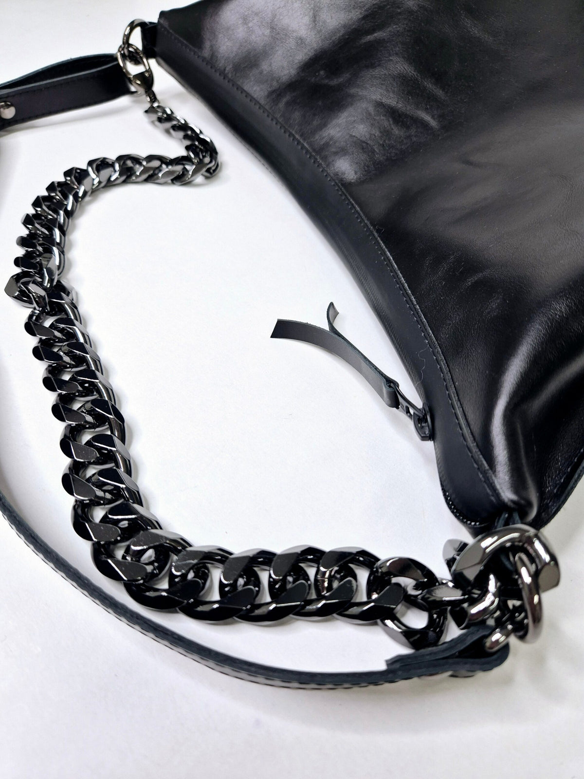 Sac à main hobo en cuir noir, grand modèle, chaîne personnalisable, vue 6