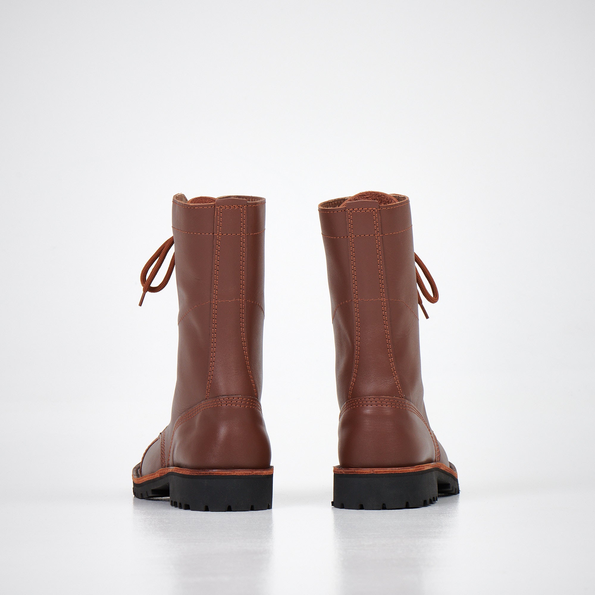 Bottines en cuir marron fait main, troisième vue détail texture
