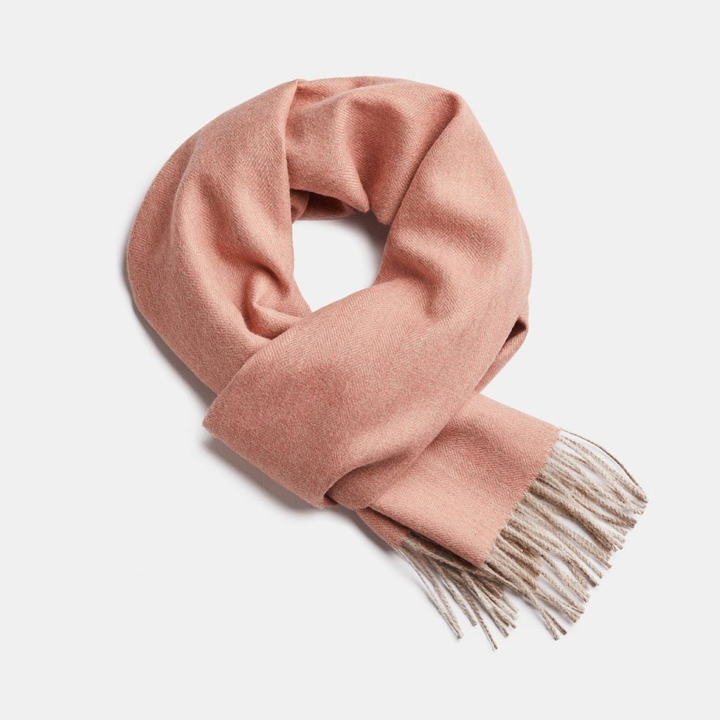 Écharpe en alpaga premium 200 cm motif chevrons nude et beige Alpaka, vue produit
