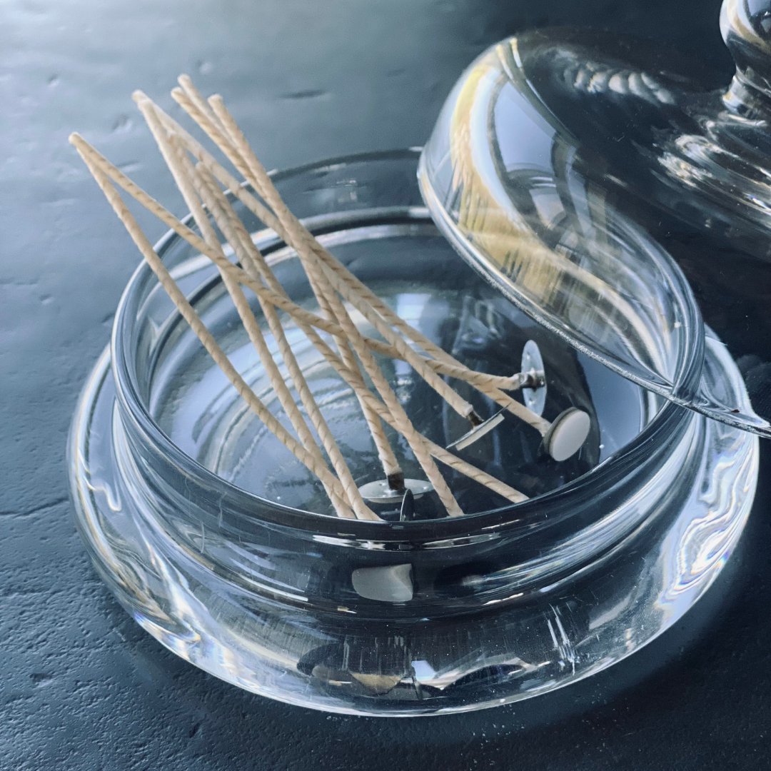 Mèches supplémentaires pour bougie en poudre Candledust, 10 pièces mise en scène