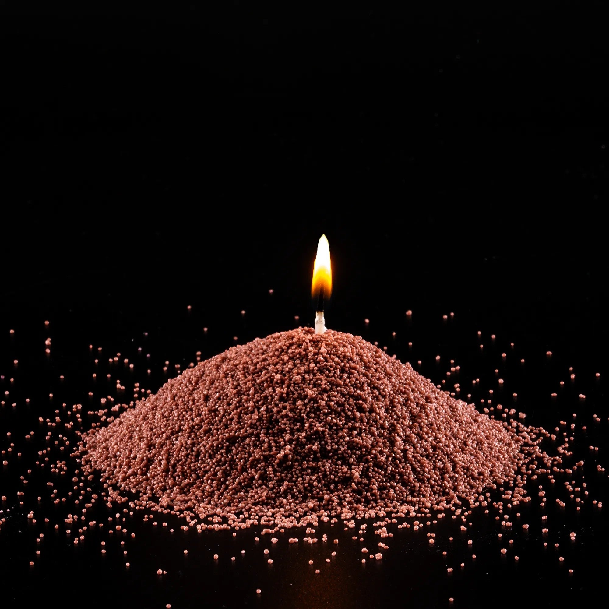 Recharge bougie en poudre Candledust sans parfum noix de pécan 330 grammes, vue éditoriale