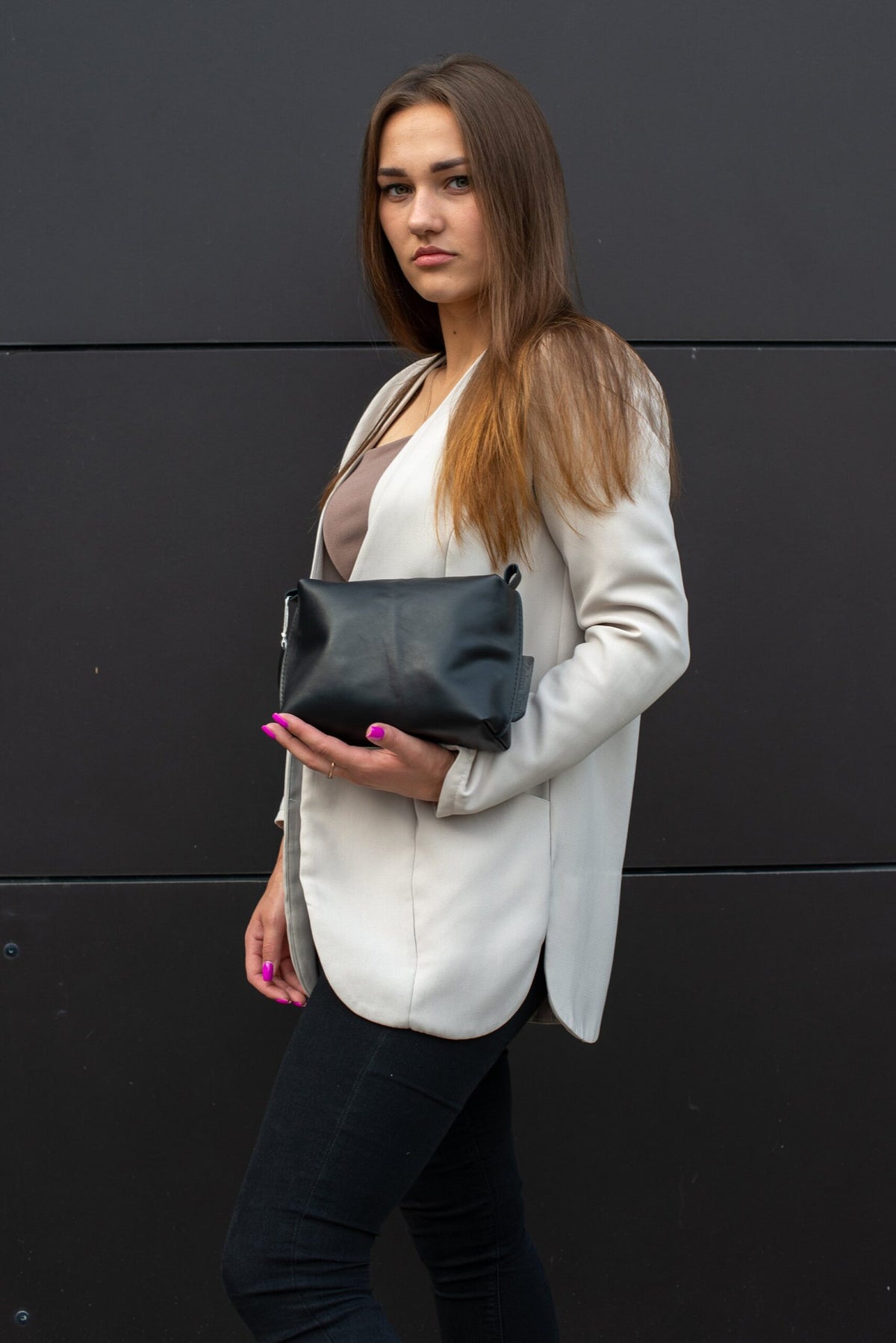 Trousse cosmétique en cuir noir, format moyen, vue 3