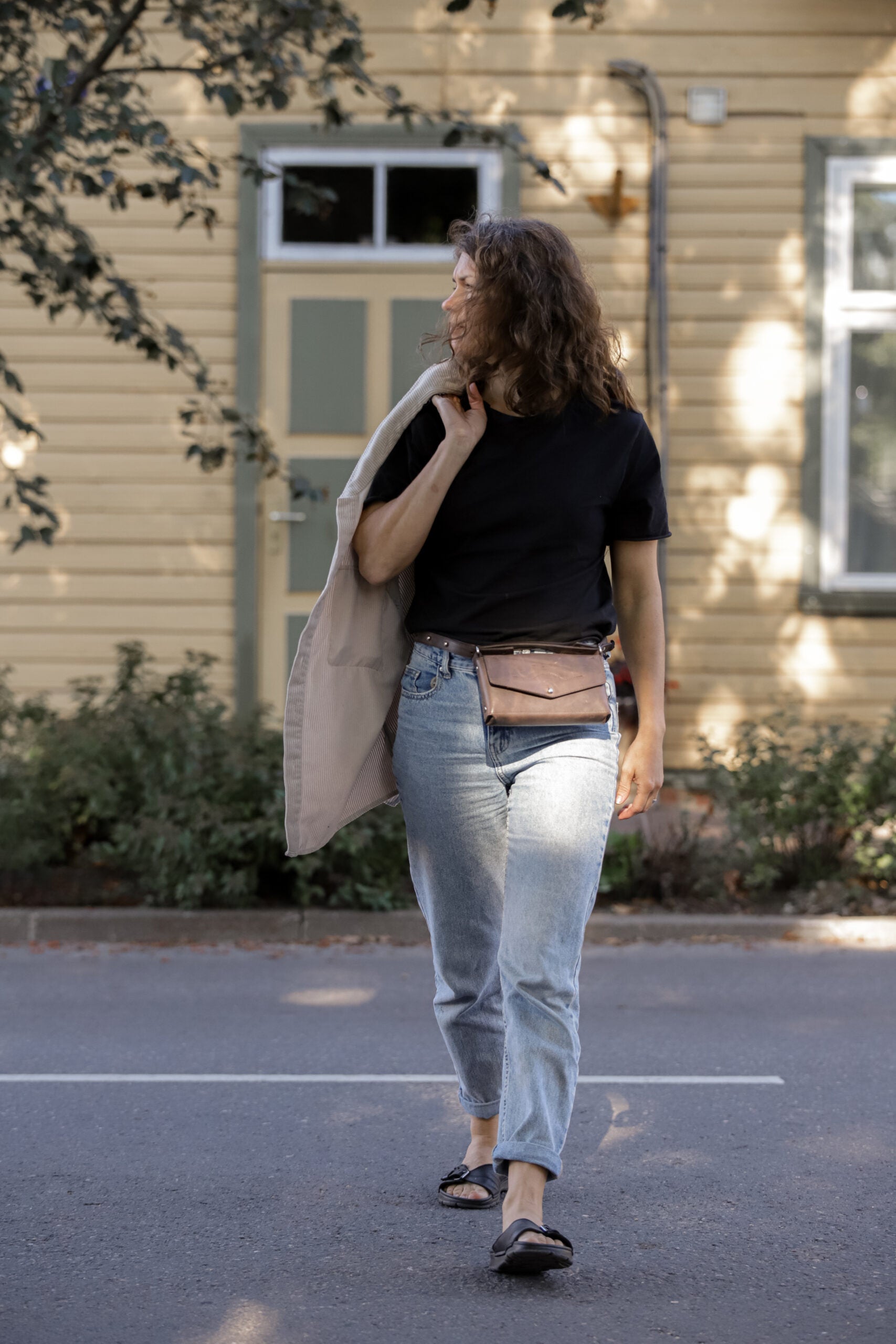 Sac bandoulière en cuir modèle KOKUKA petite taille, vue alternative finale
