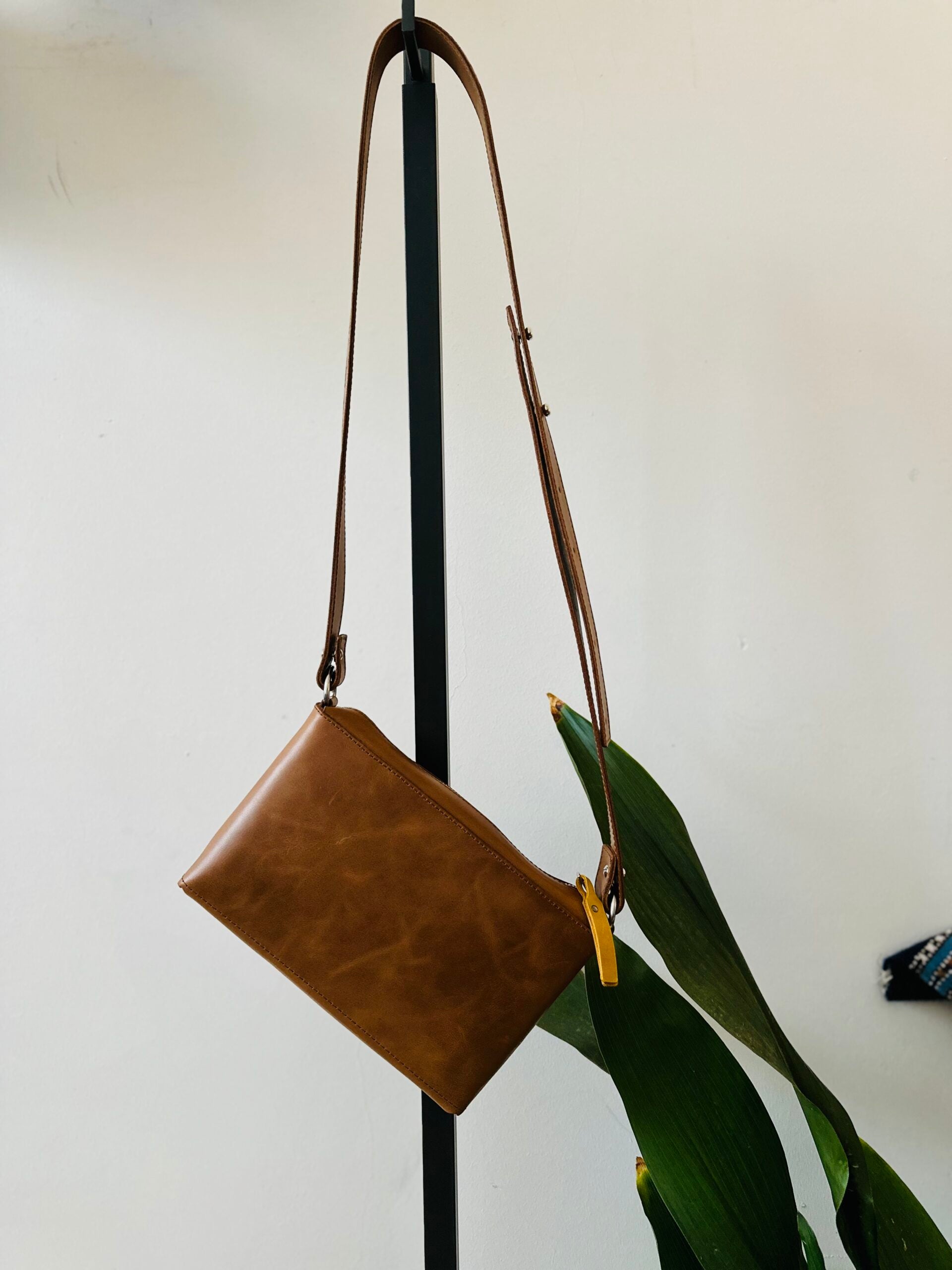 Sac bandoulière en cuir modèle TOURIST, vue horizontale