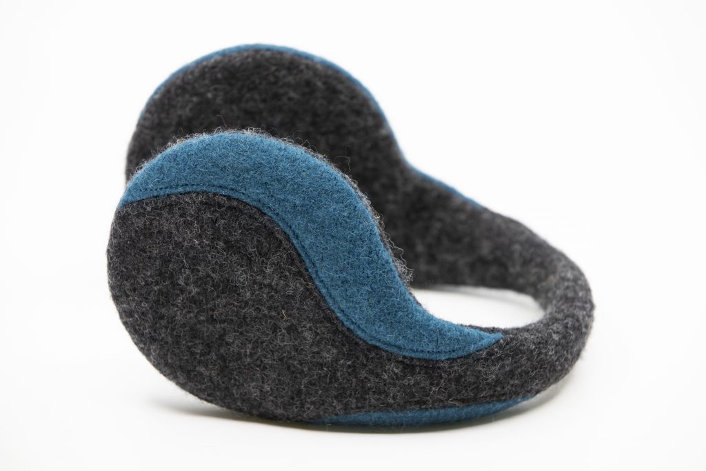 Cache-oreilles HERTTA en laine feutrée gris foncé et aigue-marine, vue alternative