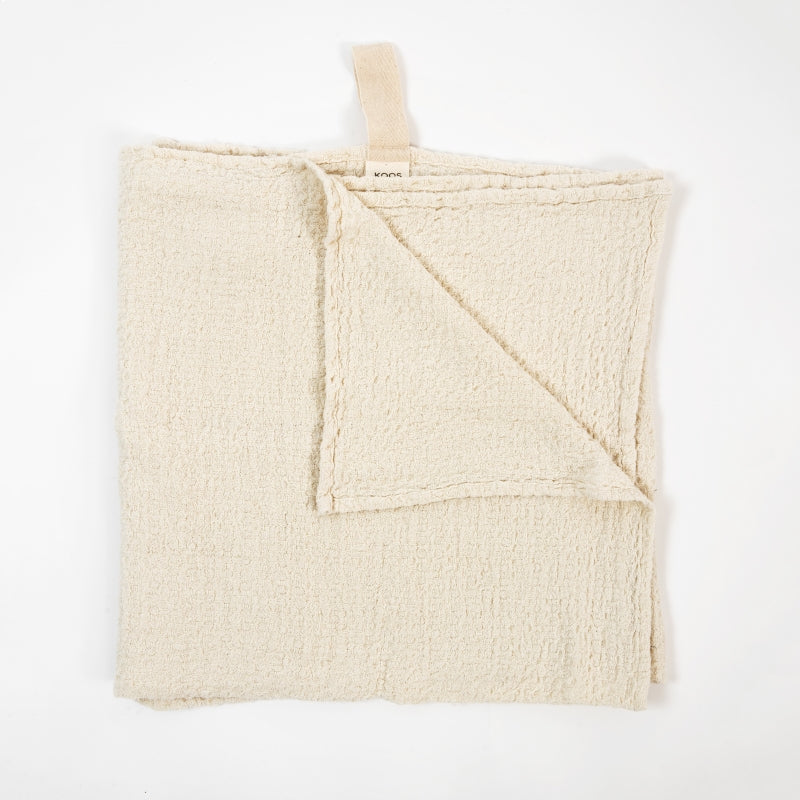 Grande serviette en lin blanc texturé KOOS, structure fine lavée artisanalement