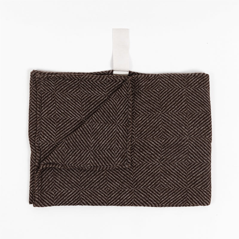 Grande serviette en lin KOOS à motif jacquard marron, tissage traditionnel