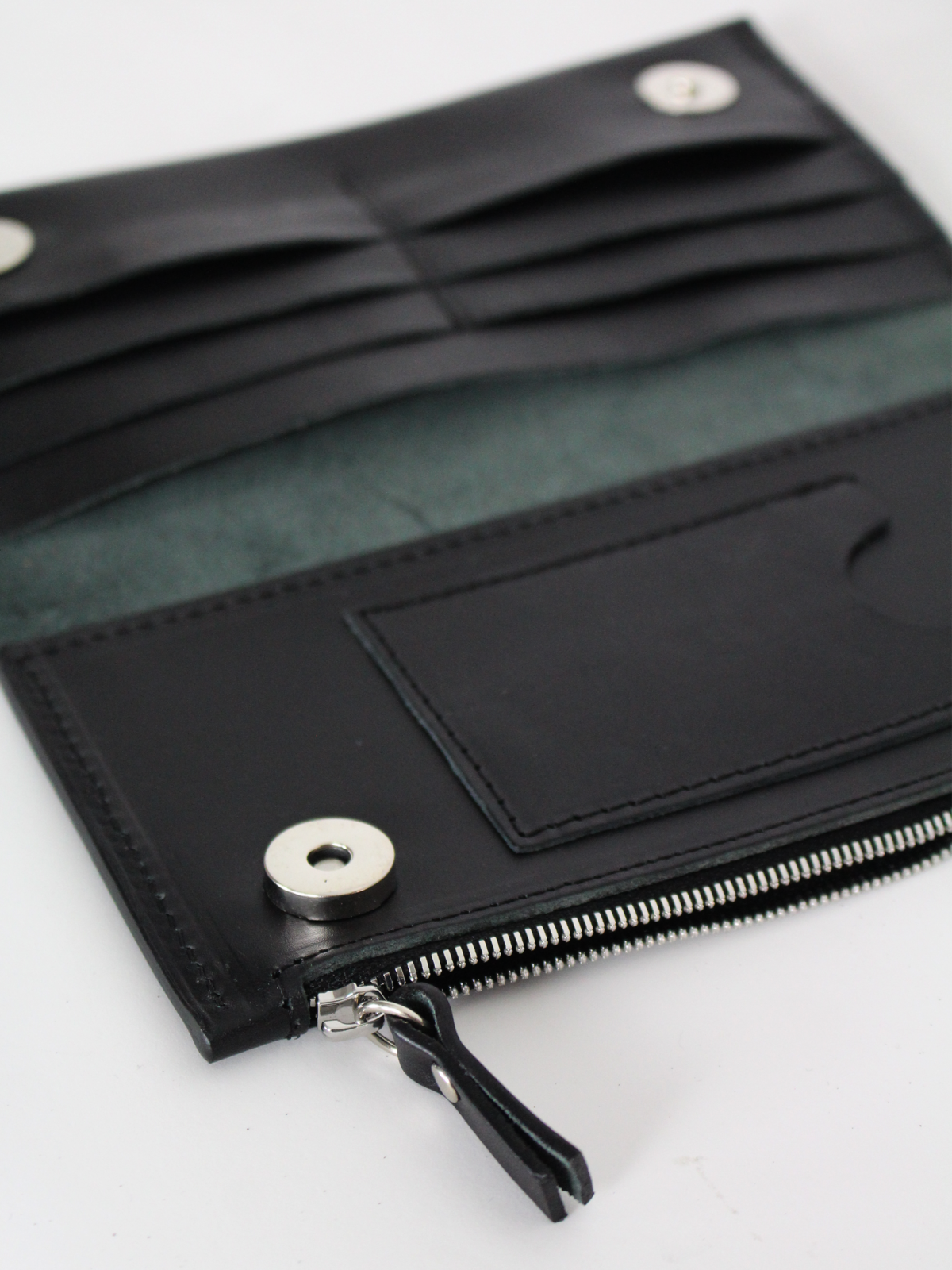 Portefeuille TAAL Lava Flow en cuir noir mat, vue de face