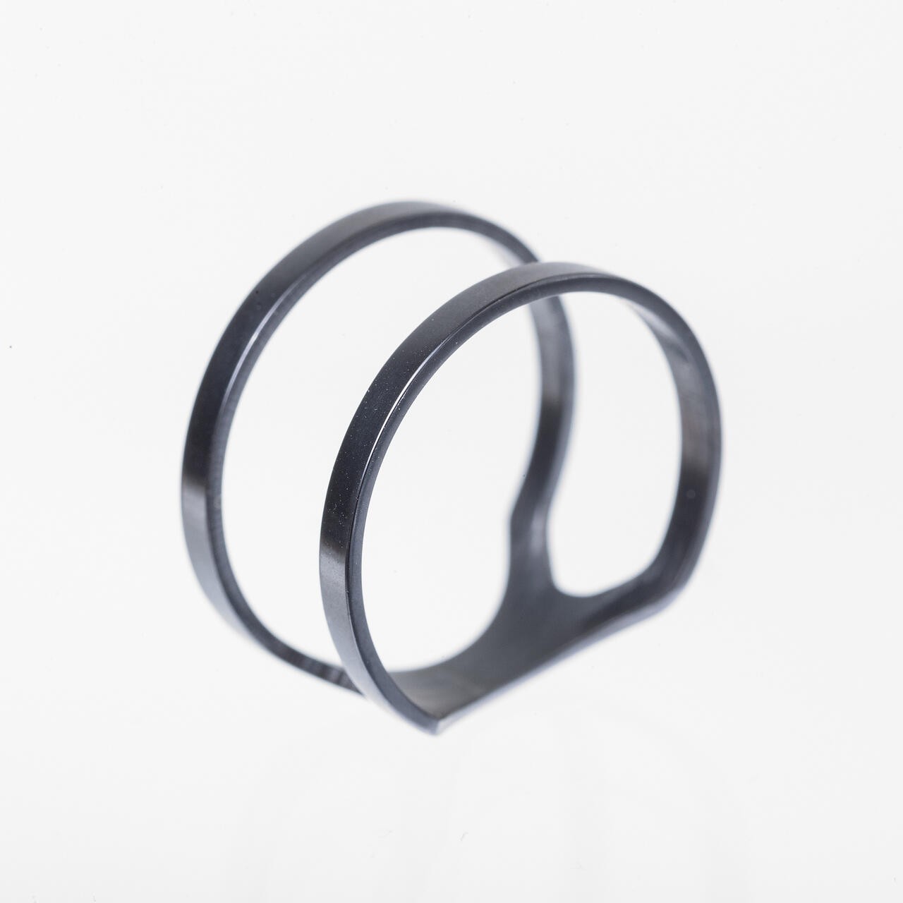 Bague modèle Versus violette, vue alternative