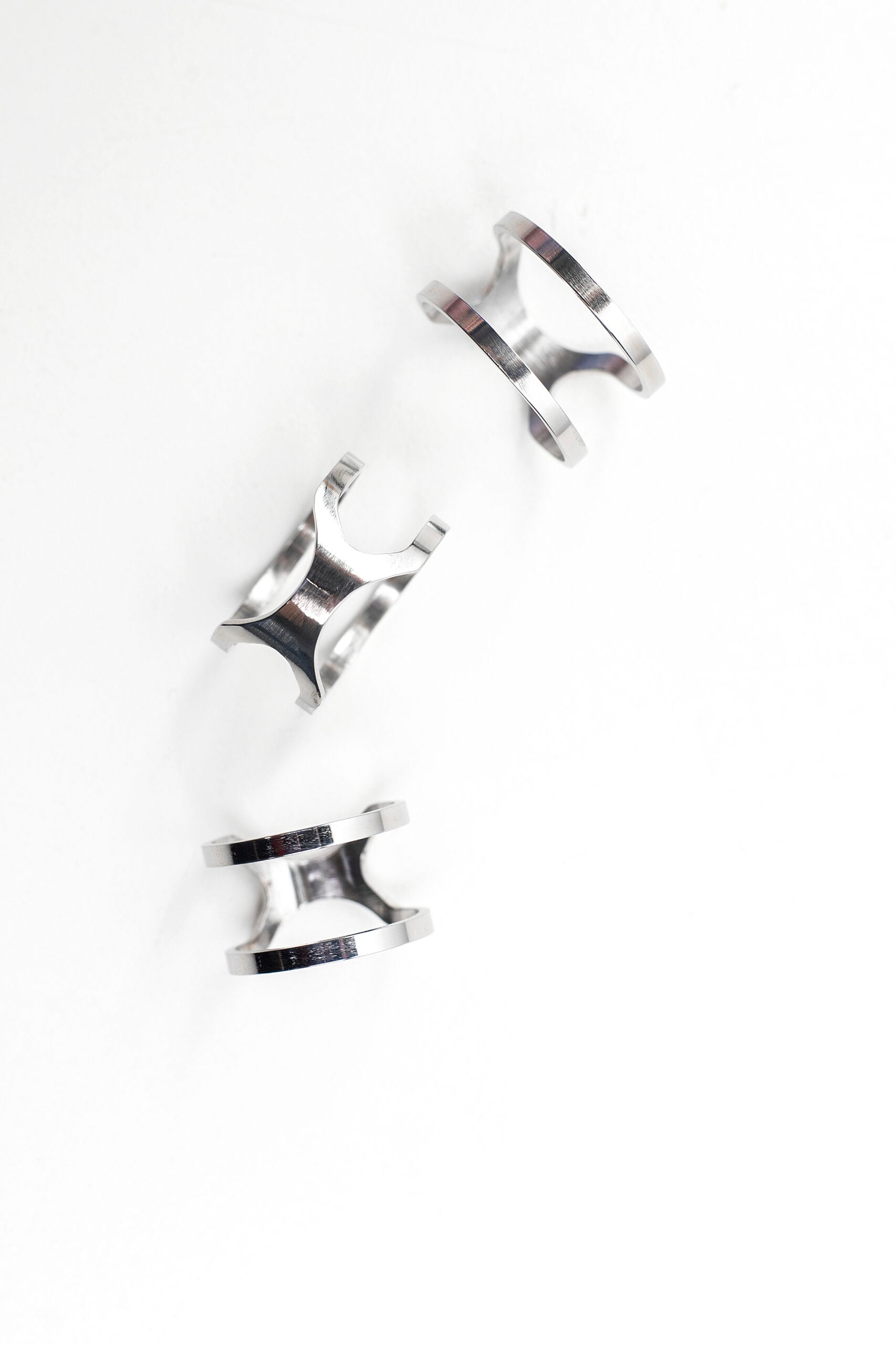 Bague modèle Versus, vue détaillée alternative