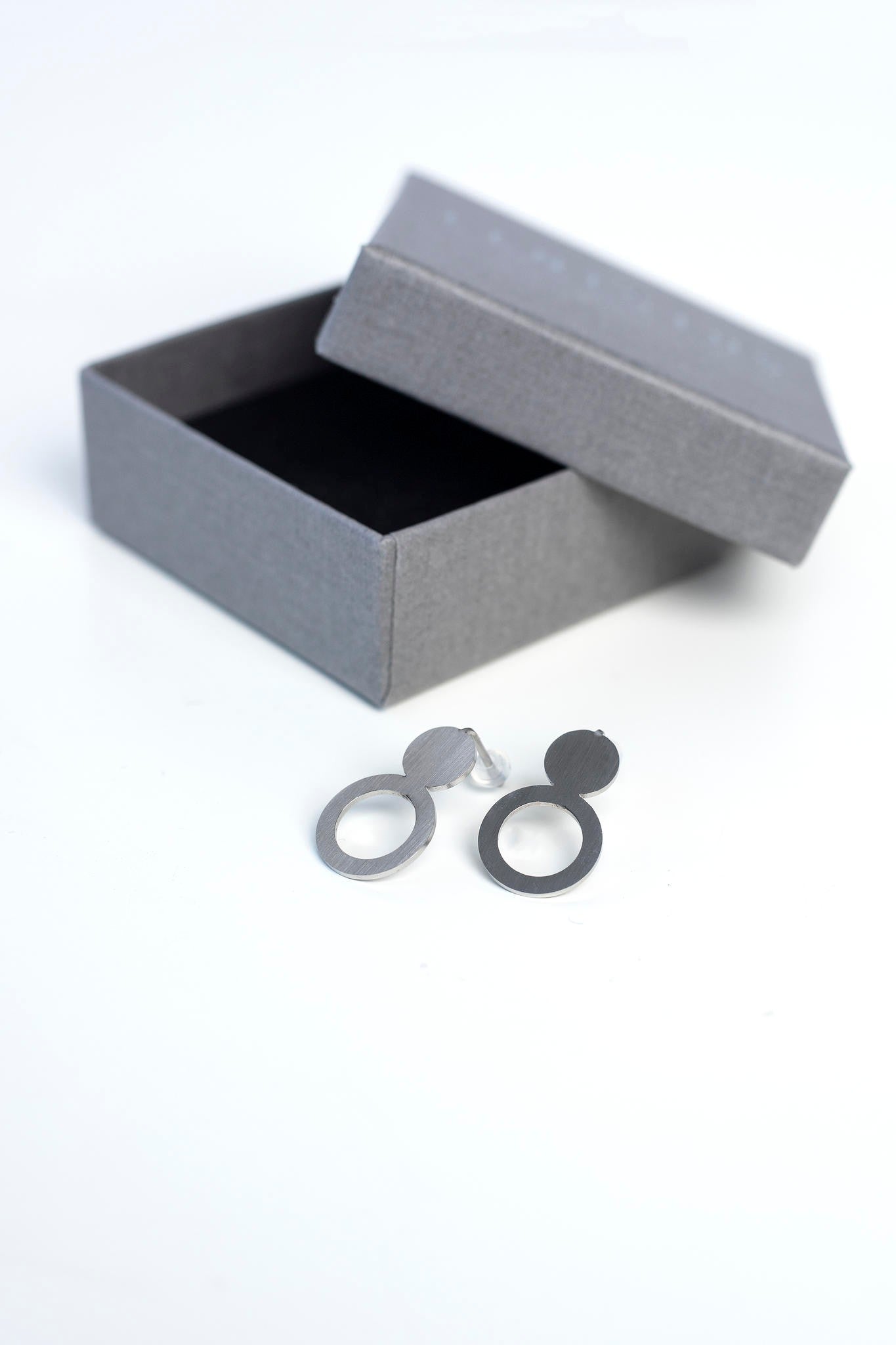 Boucles d'oreilles modèle Arc en acier inoxydable argent, vue détaillée