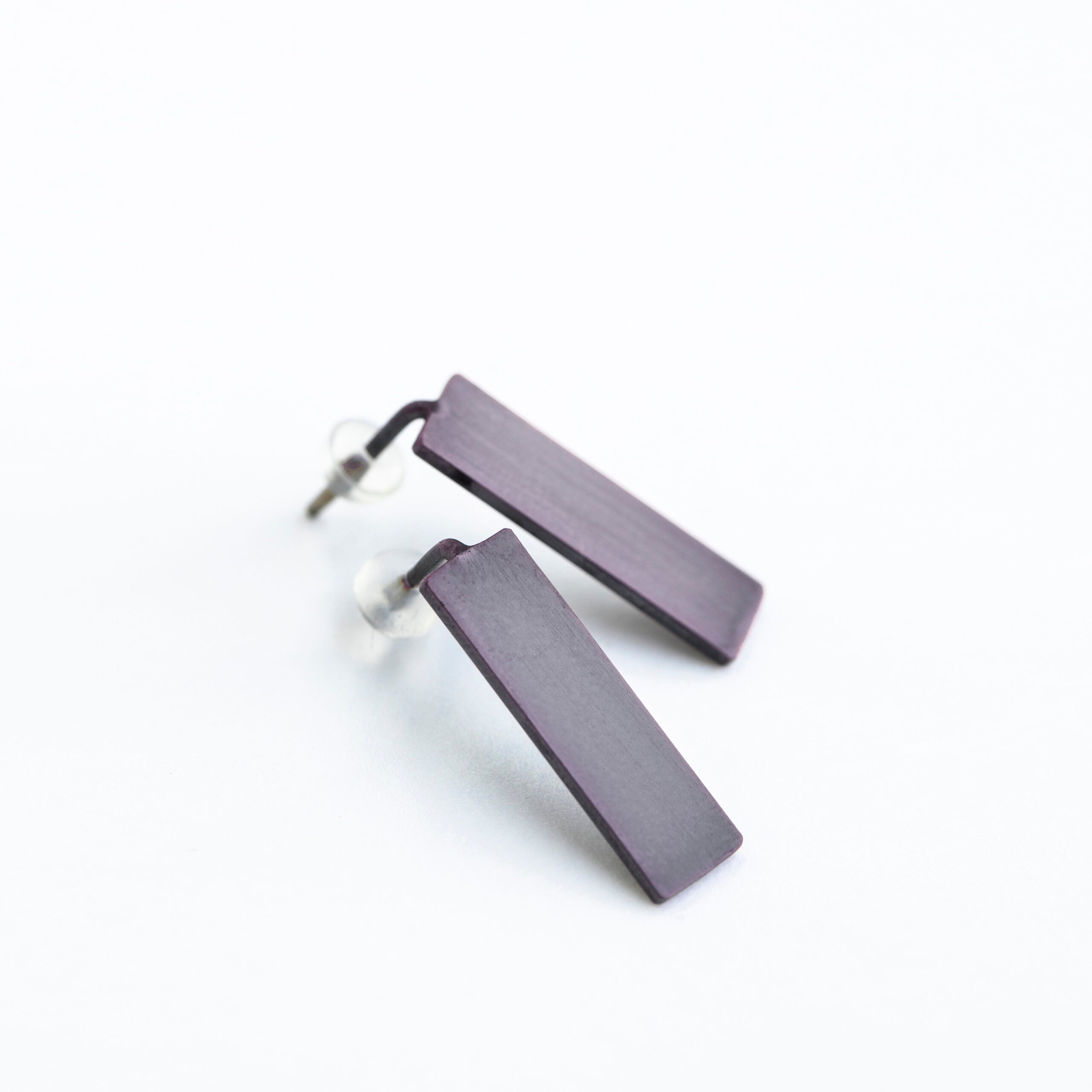 Boucles d'oreilles modèle Corner violettes, vue finale
