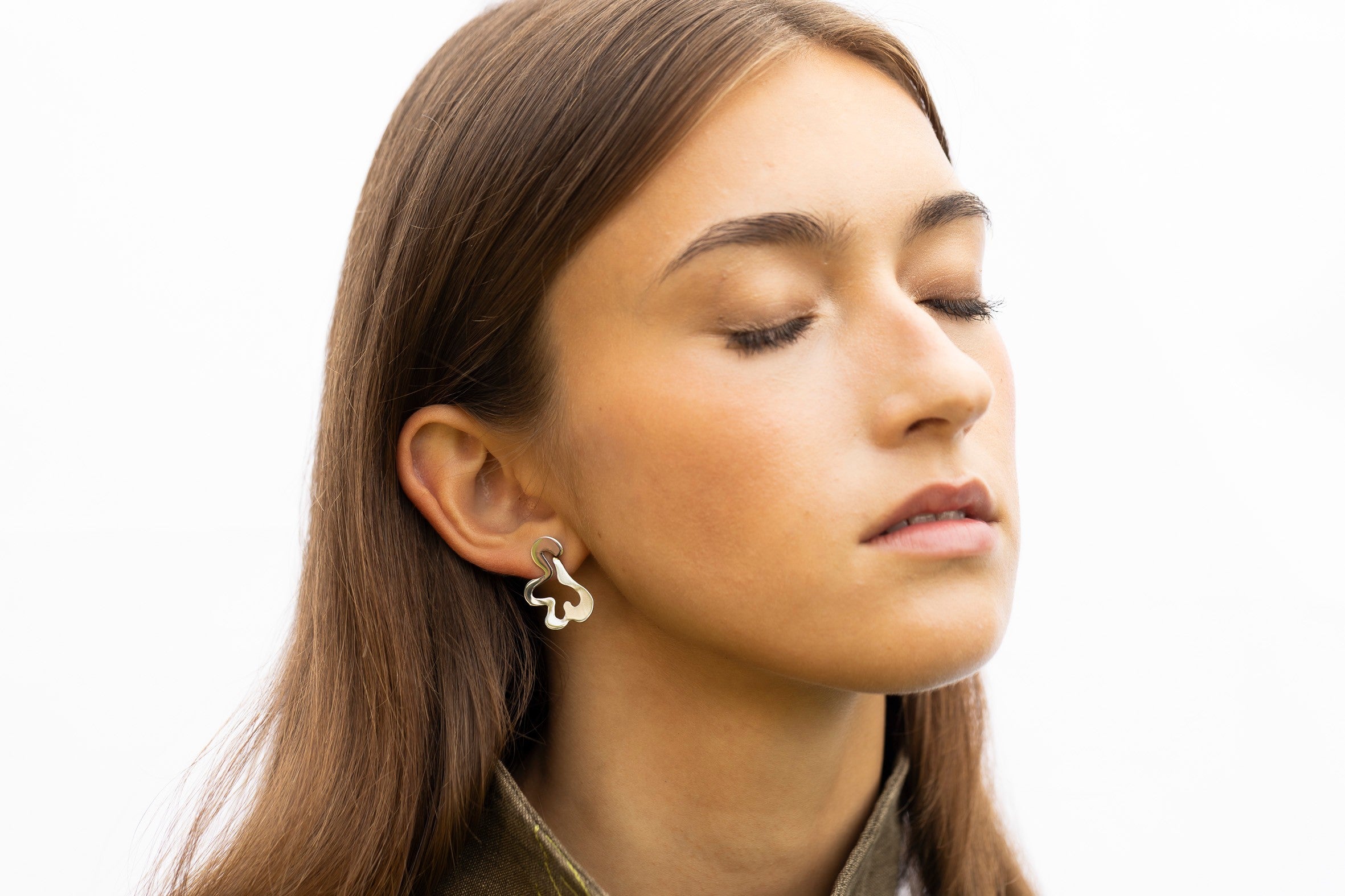Boucles d'oreilles modèle Folia Bold, vue verticale