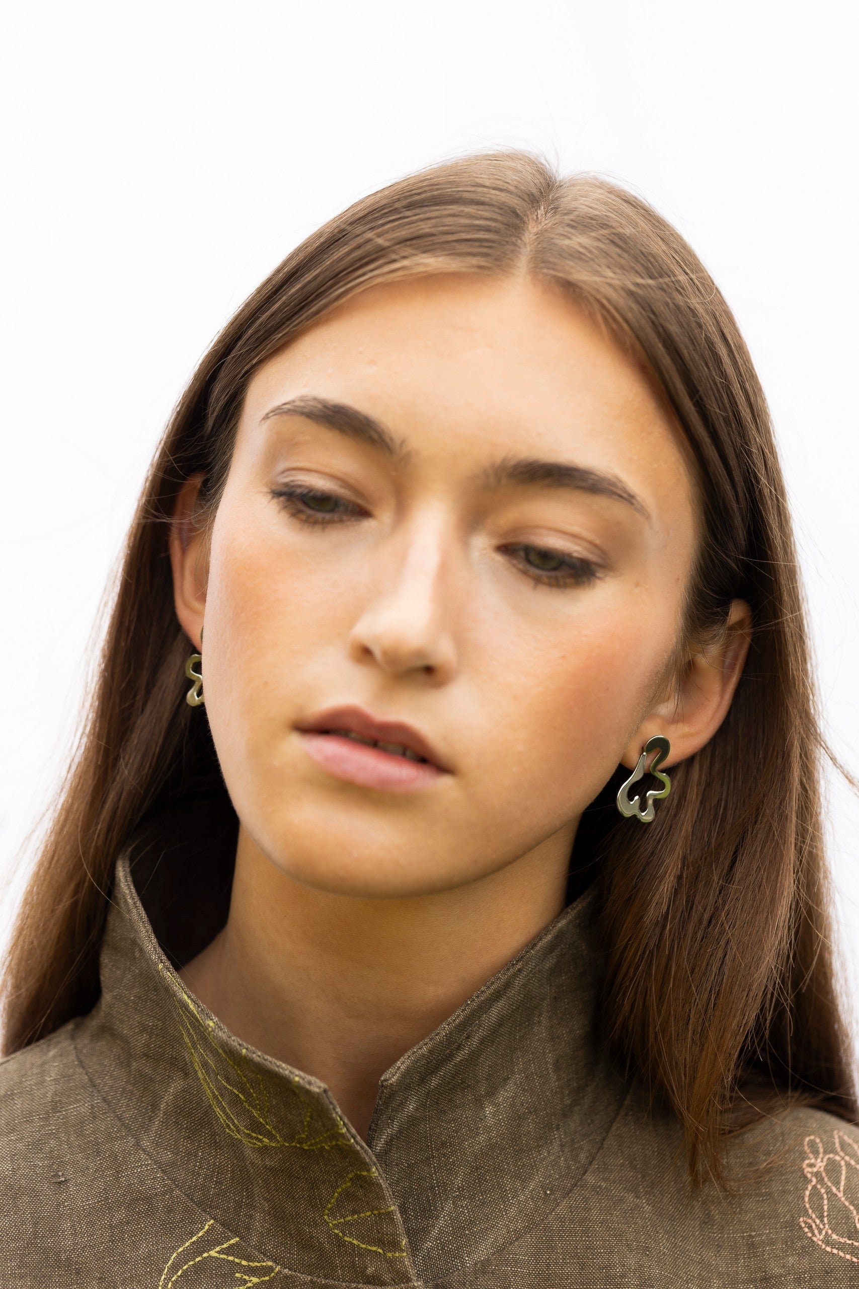 Boucles d'oreilles modèle Folia Bold, vue horizontale
