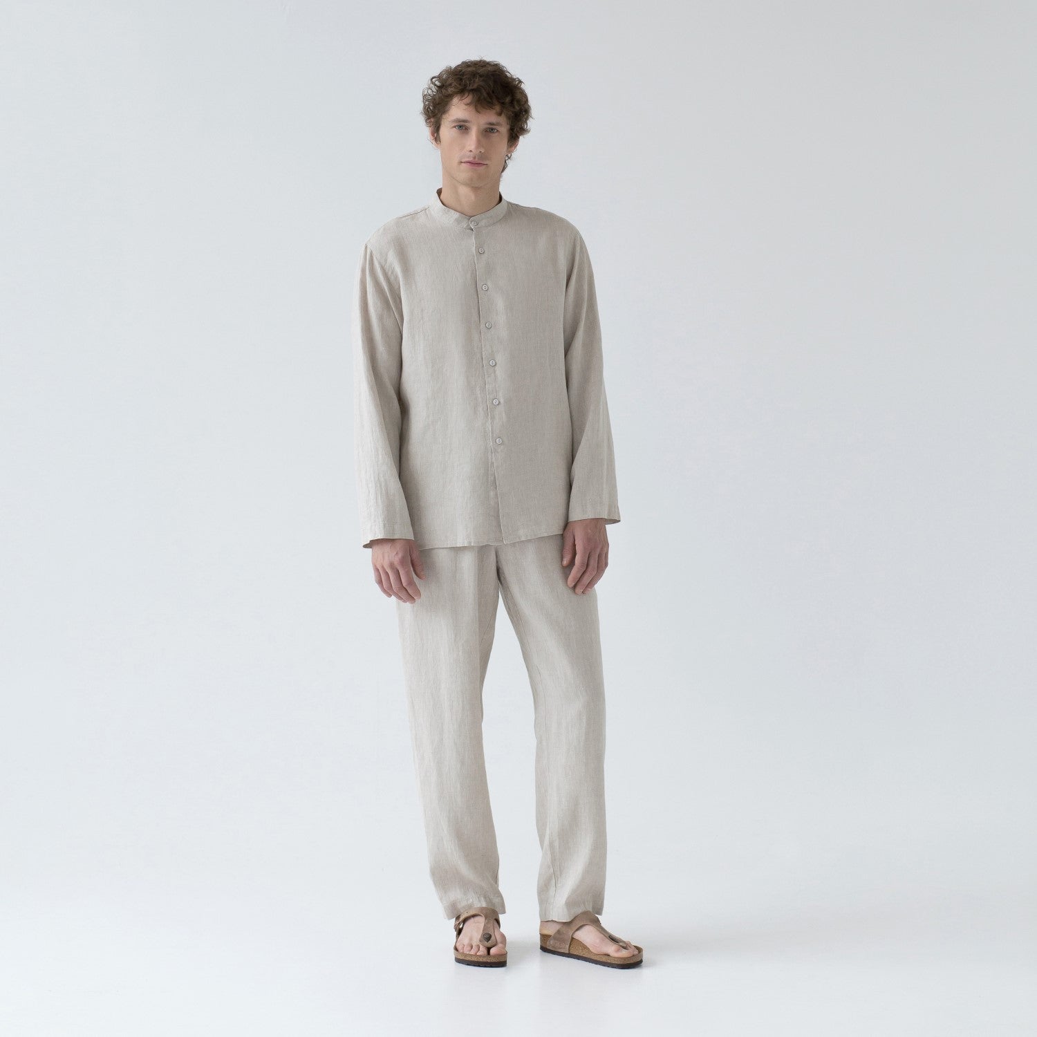 Ensemble loungewear en lin Currant Linen Tales coloris chiné, vue éditoriale