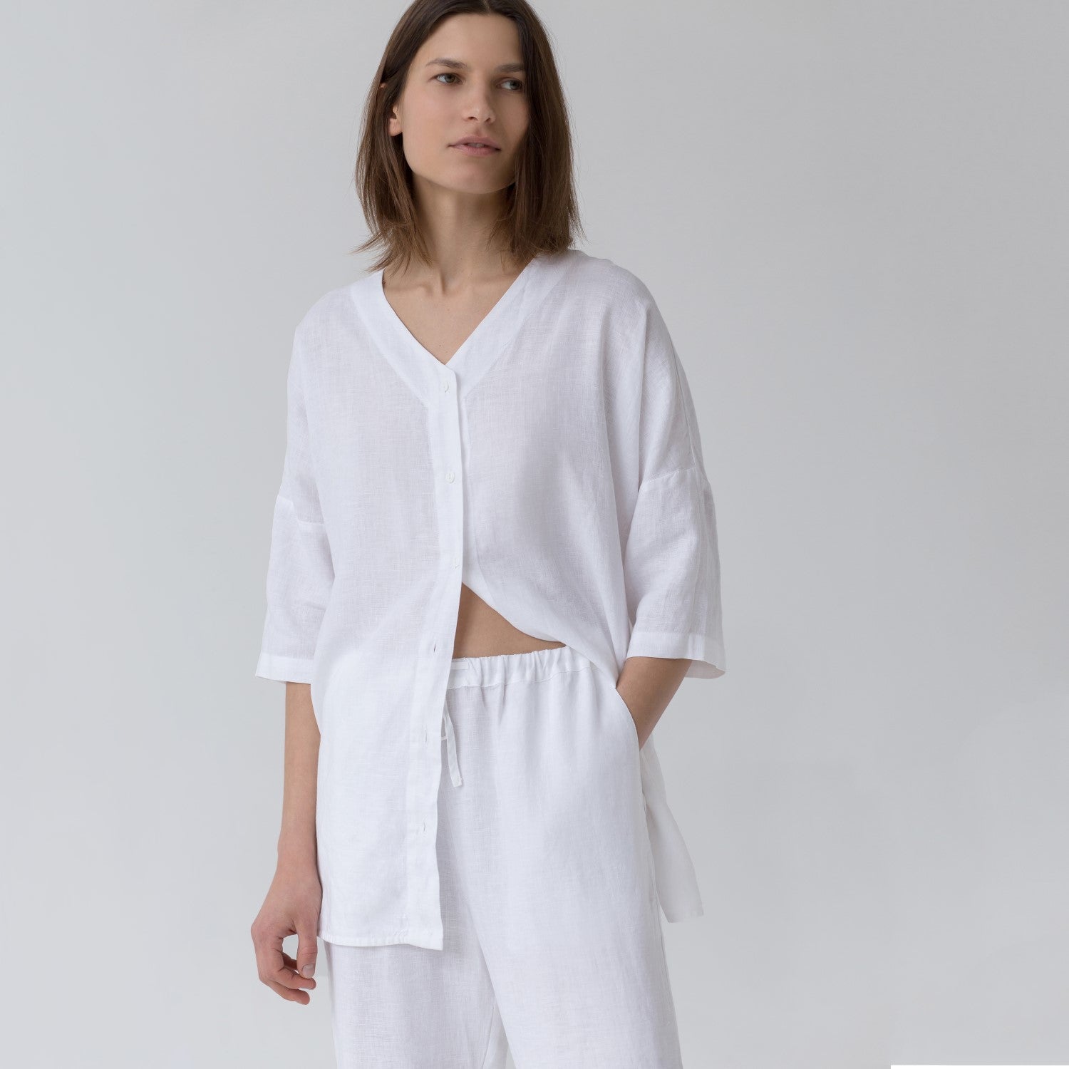 Ensemble loungewear en lin Primrose Linen Tales coloris blanc optique, vue détaillée