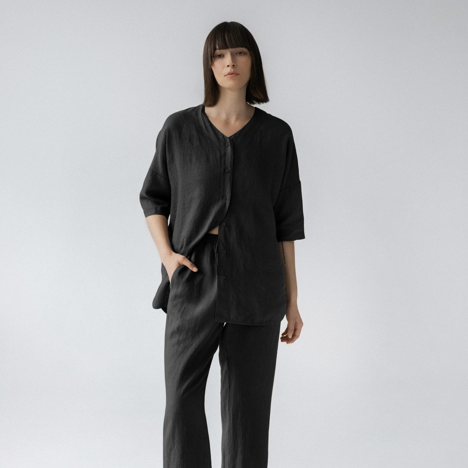 Ensemble loungewear en lin Primrose Linen Tales coloris noir, vue alternative