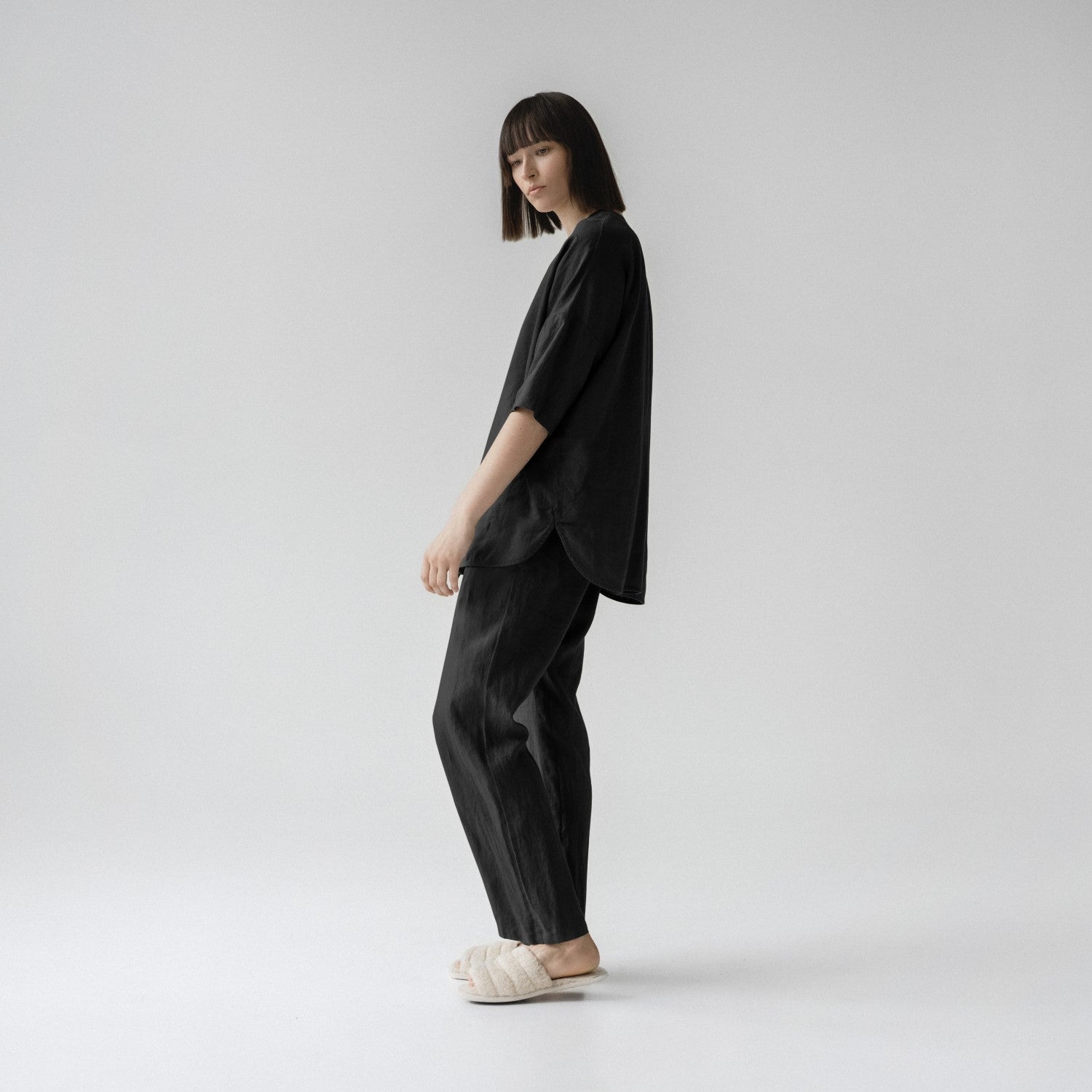 Ensemble loungewear en lin Primrose Linen Tales coloris noir, vue détaillée