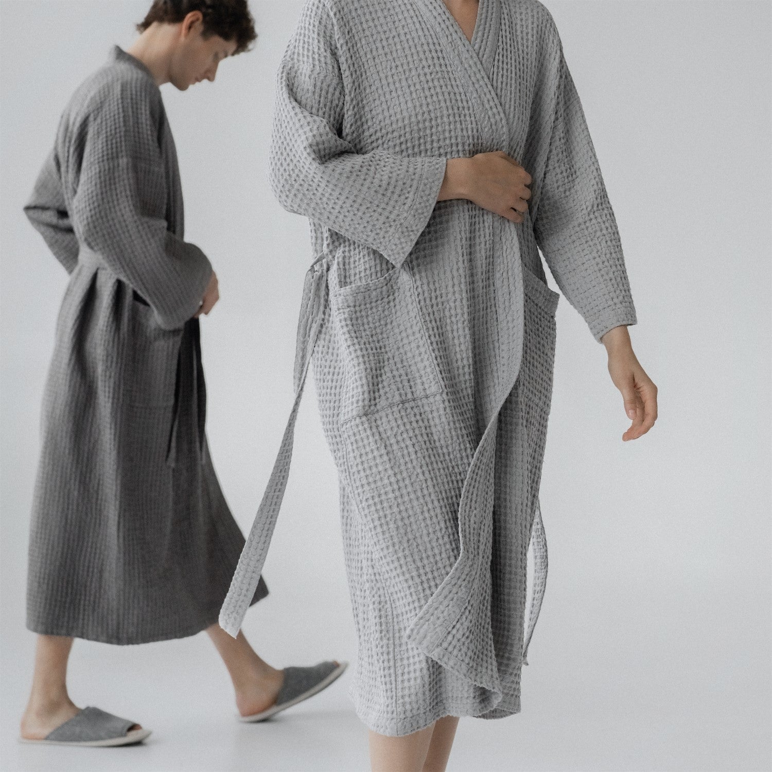 Peignoir en lin et coton gaufré nid d'abeille Linen Tales, coloris gris clair finale