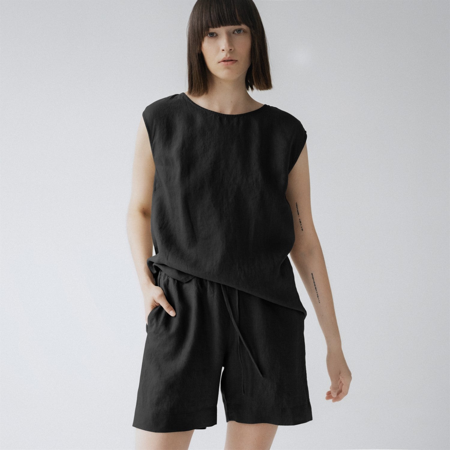 Ensemble pyjama en lin Verbena Linen Tales coloris noir, vue finale