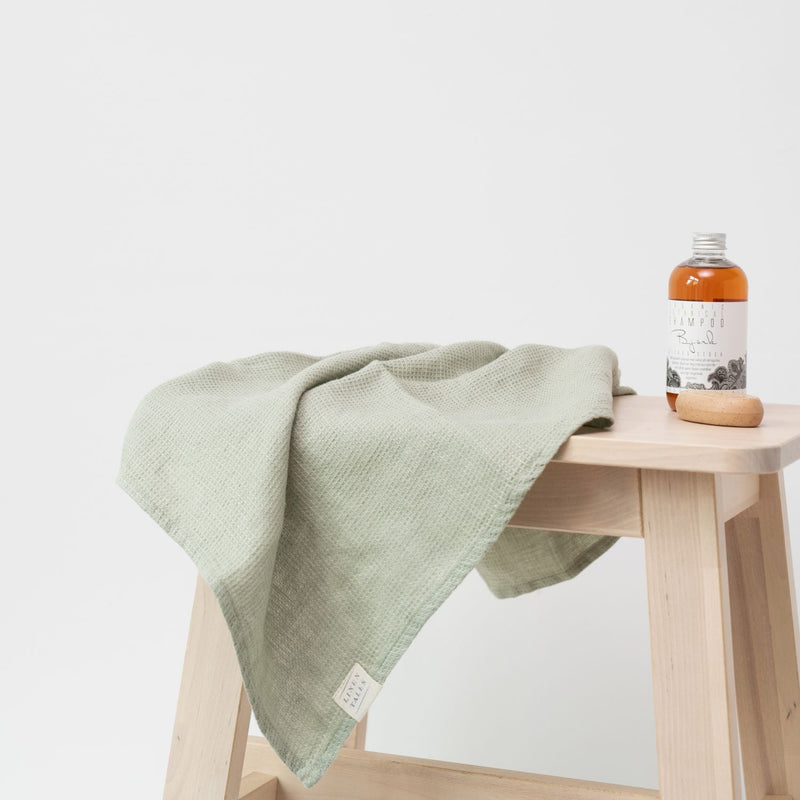 Serviette en lin gaufré fine Linen Tales, coloris sauge