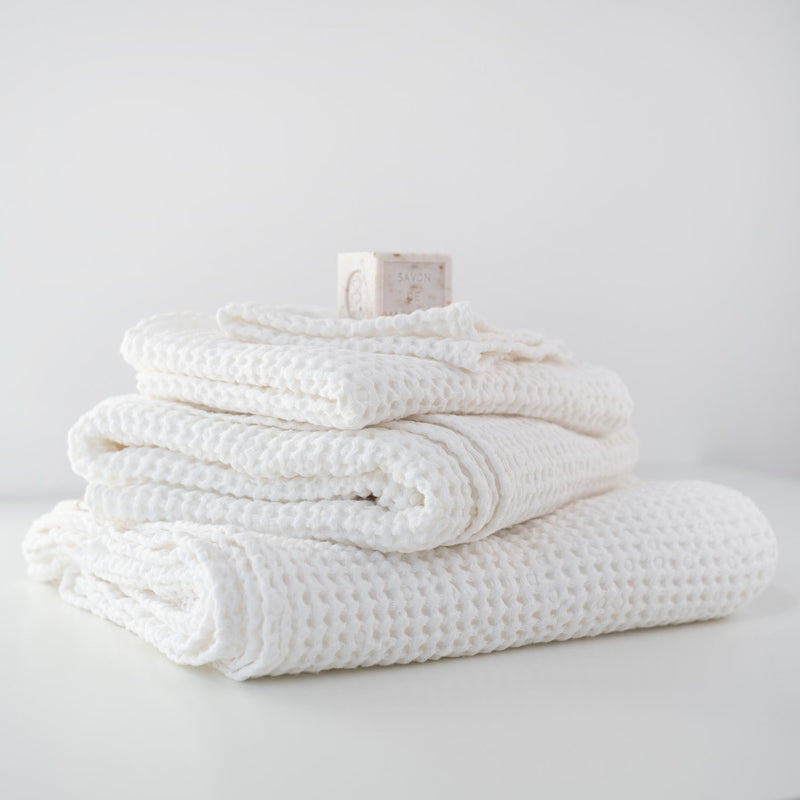 Serviette en lin et coton gaufré nid d'abeille Linen Tales, coloris blanc finale