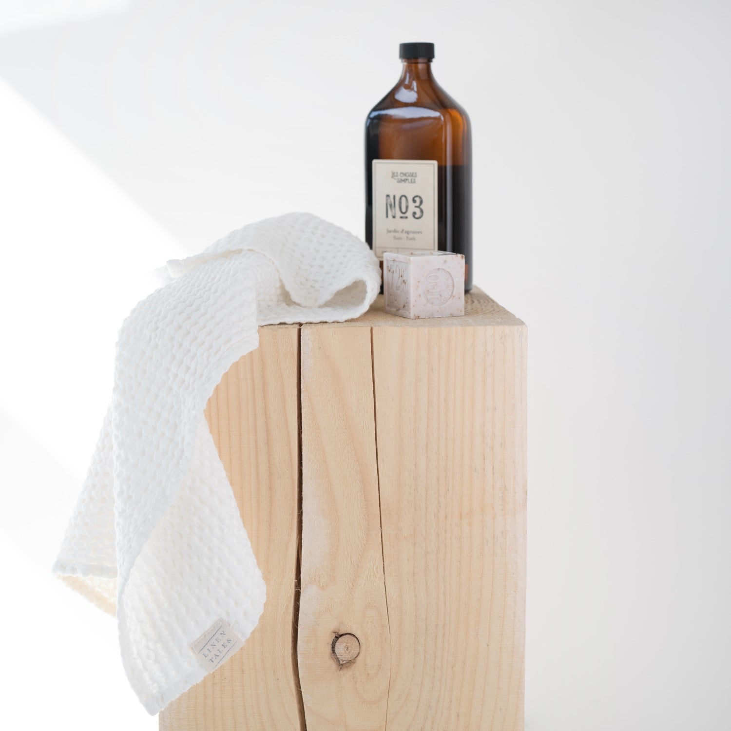 Serviette en lin et coton gaufré nid d'abeille Linen Tales, coloris blanc détail