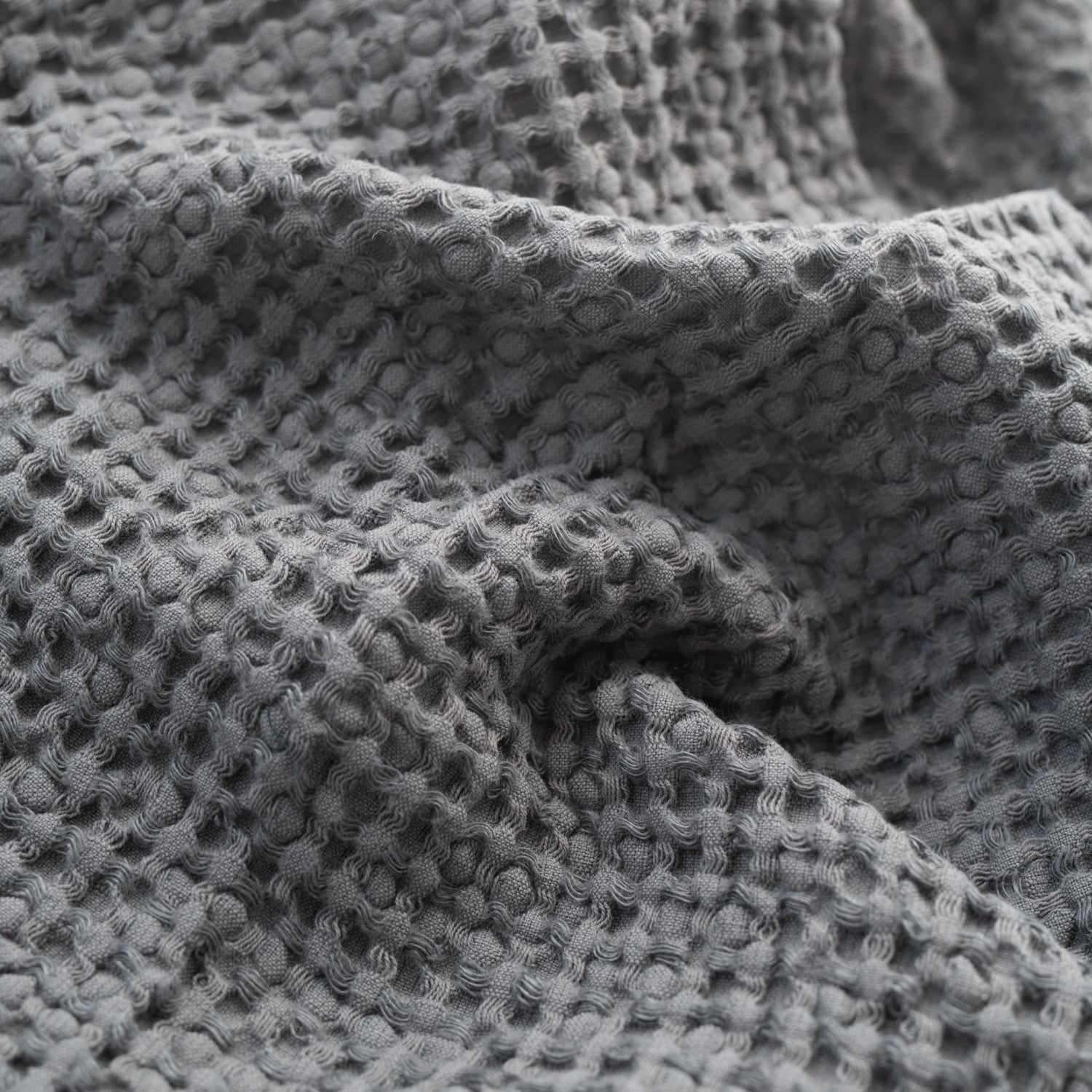 Serviette en lin et coton gaufré nid d'abeille Linen Tales, coloris gris foncé alternative