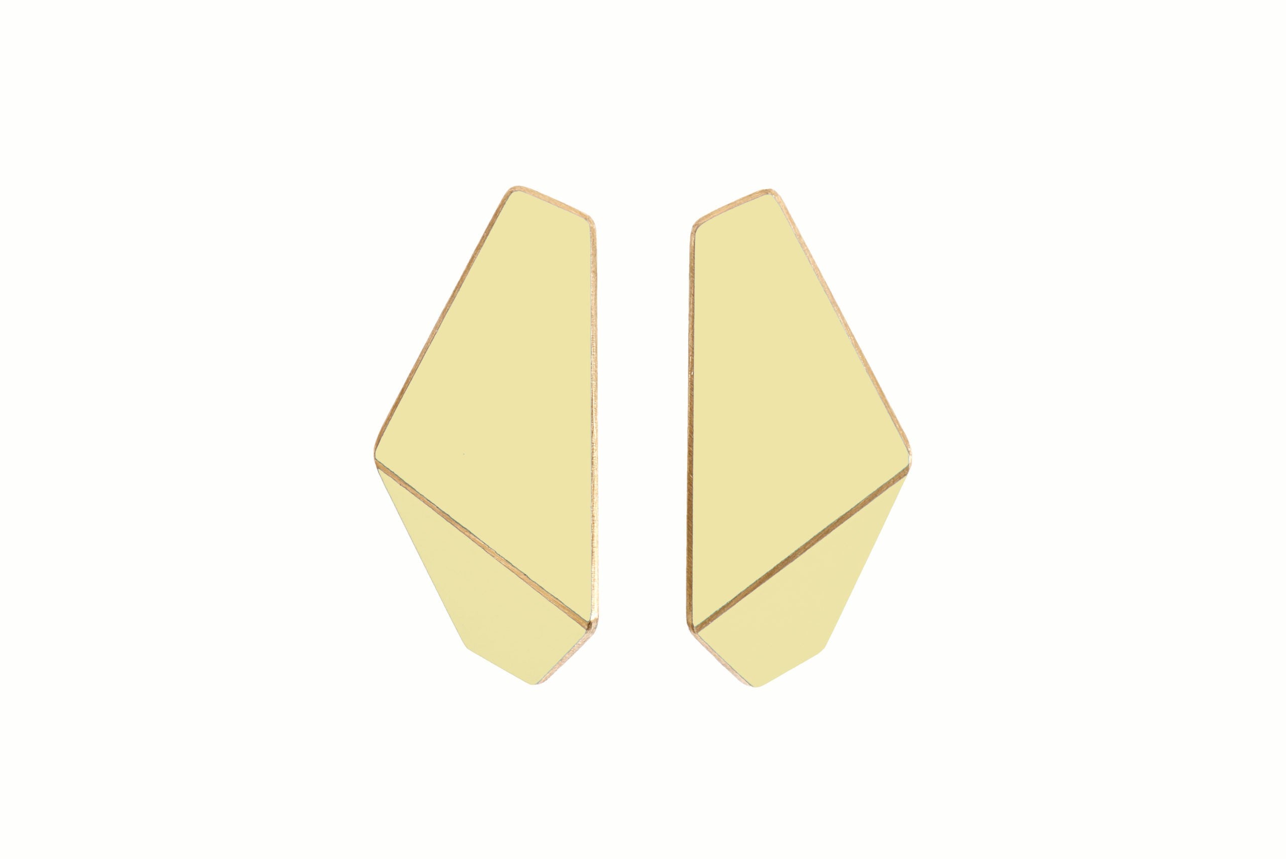 Boucles d'oreilles fines pliées modèle Folded Slim, vue produit