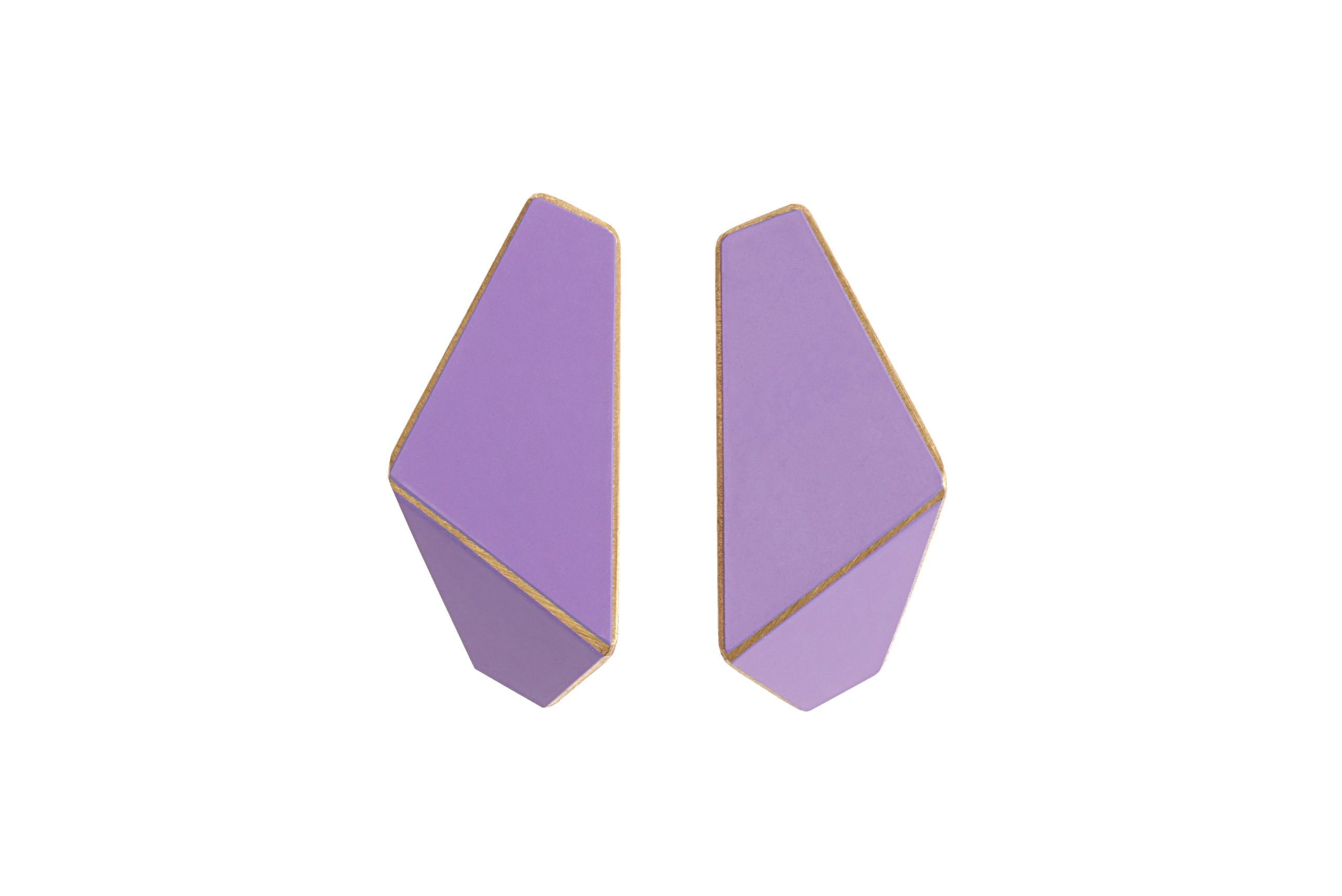Boucles d'oreilles fines pliées modèle Folded Slim, vue éditoriale supplémentaire