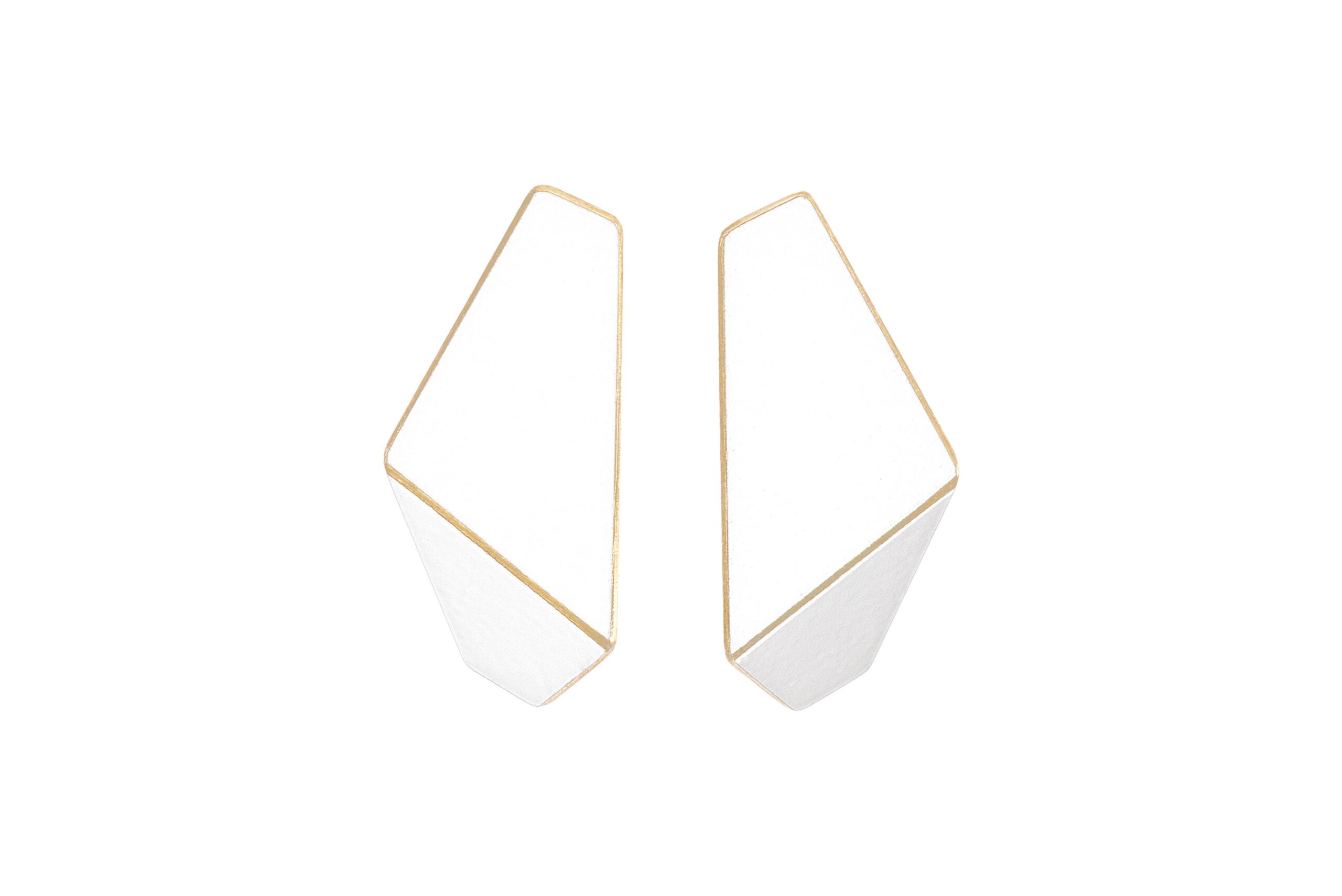 Boucles d'oreilles fines pliées modèle Folded Slim, vue verticale