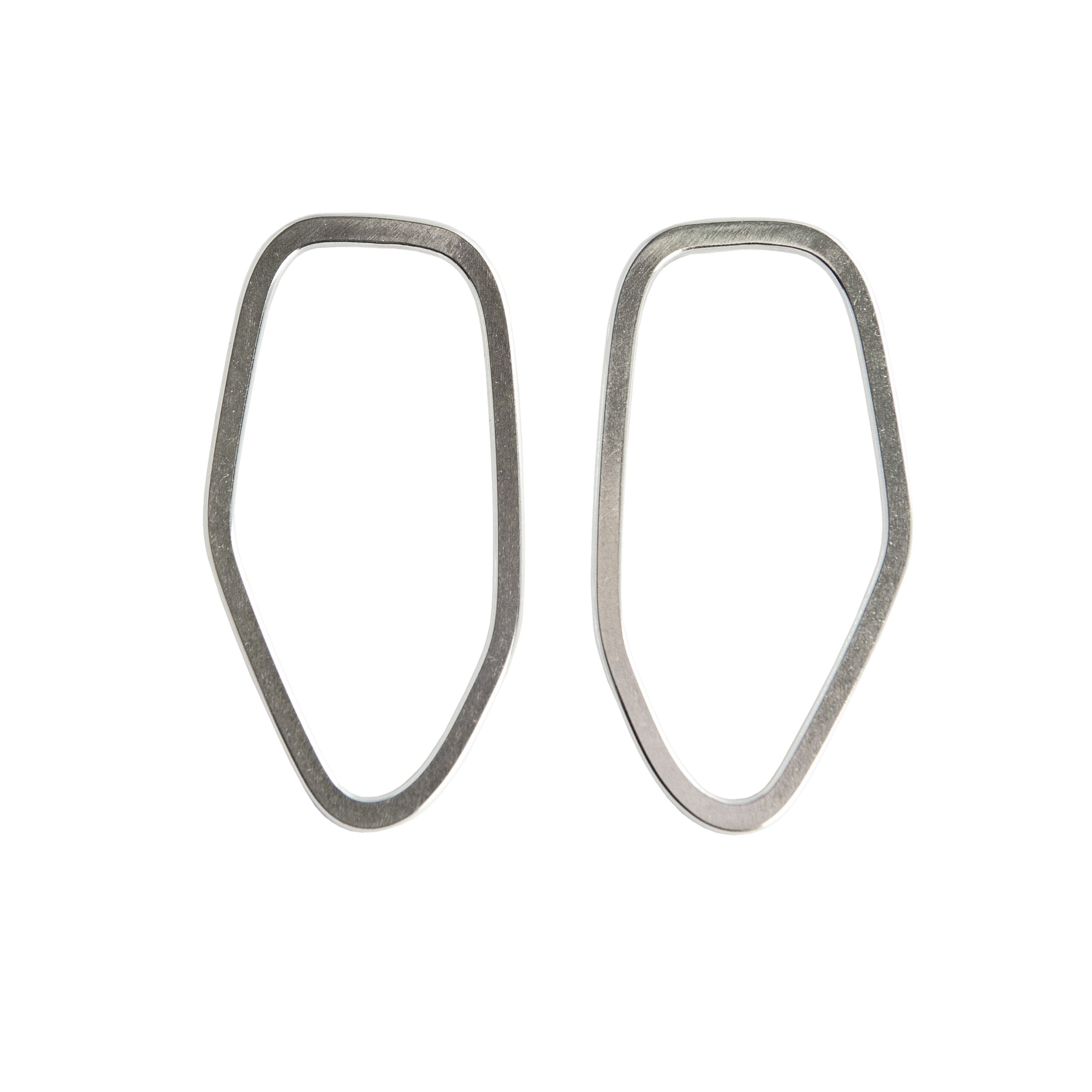 Boucles d'oreilles argentées modèle Frames, vue produit