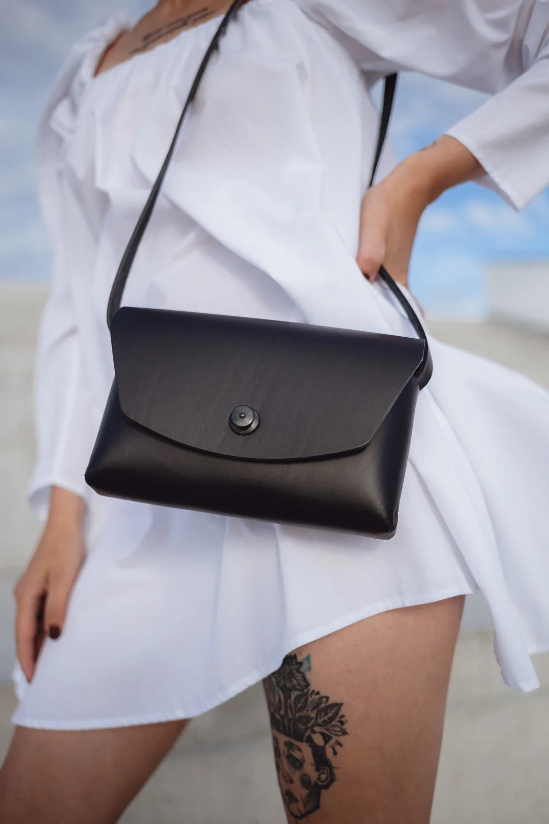 Pochette en cuir noir, vue alternative