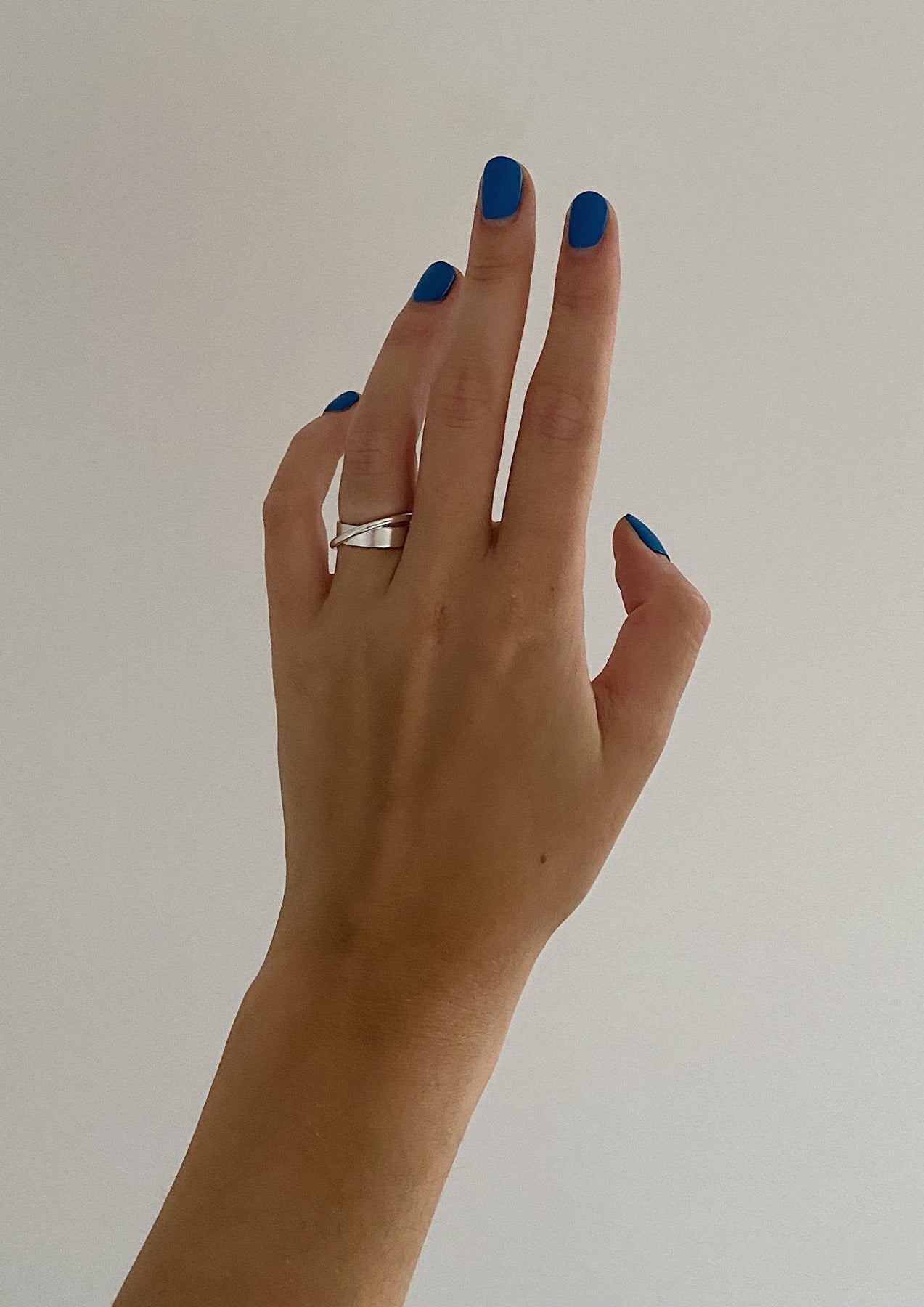 Bague Andromeda NO MORE en argent sterling, vue éditoriale