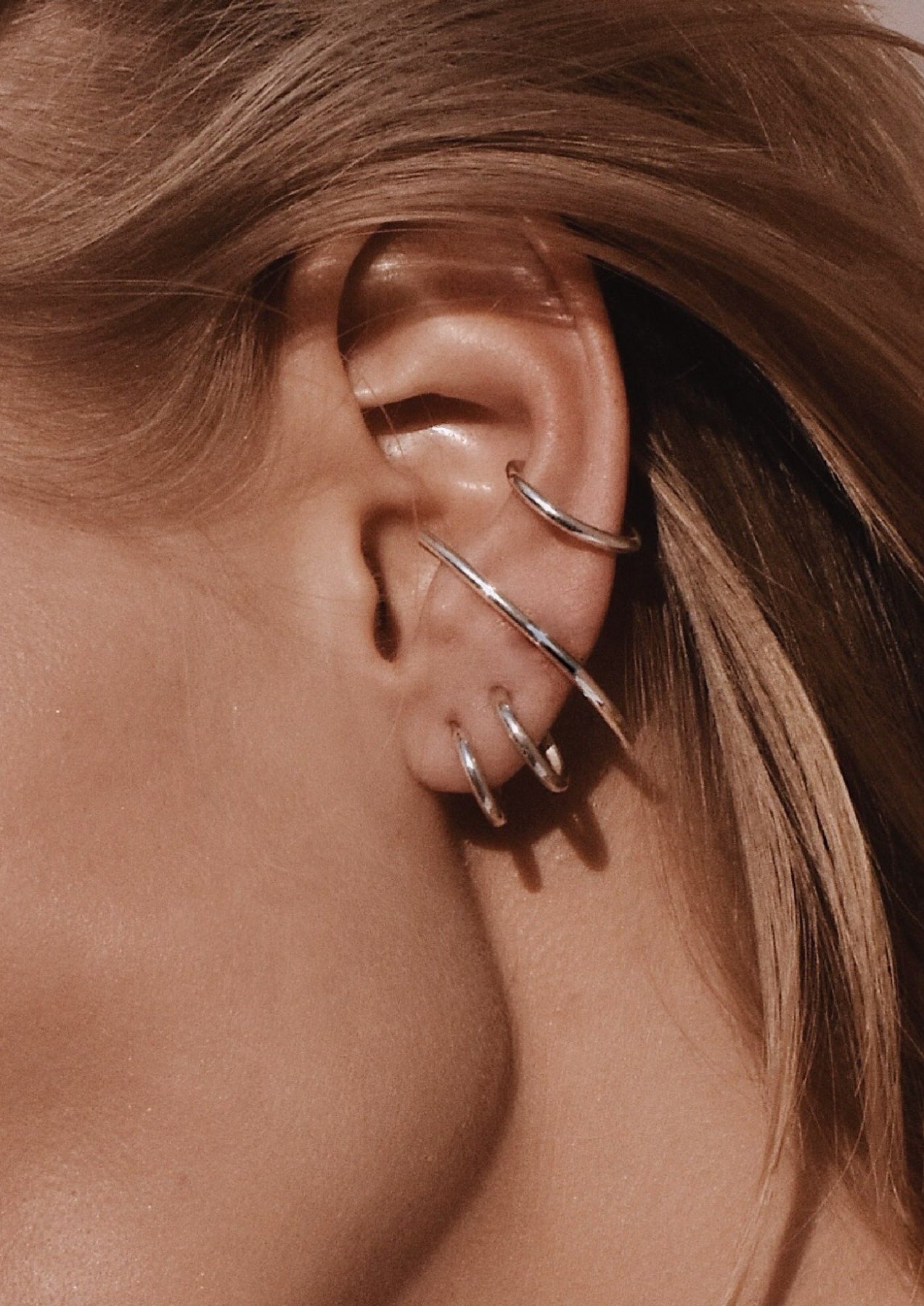 Boucles d'oreilles Radius NO MORE en argent sterling, vue éditoriale