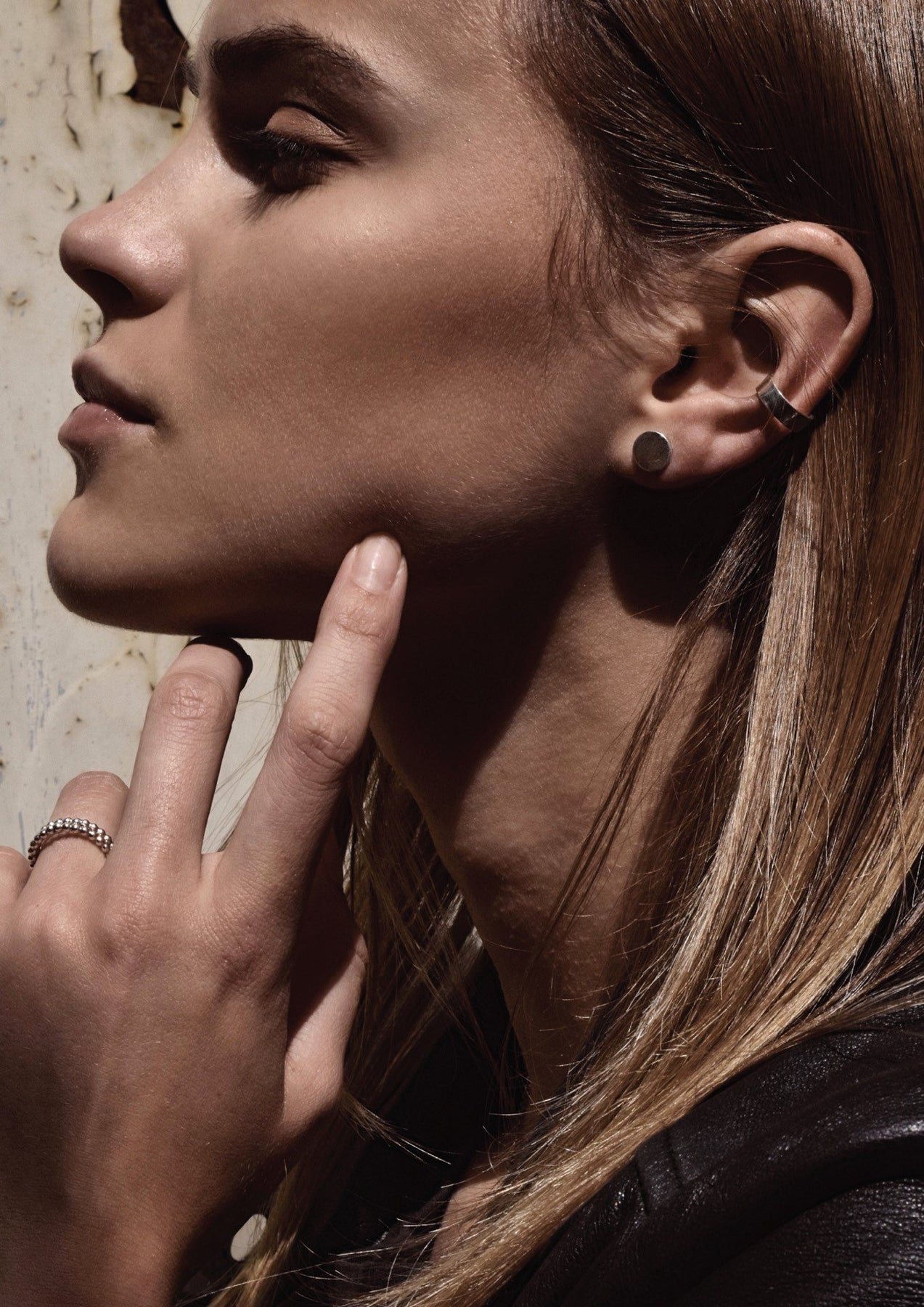 Ear cuff plat NO MORE en argent, vue produit