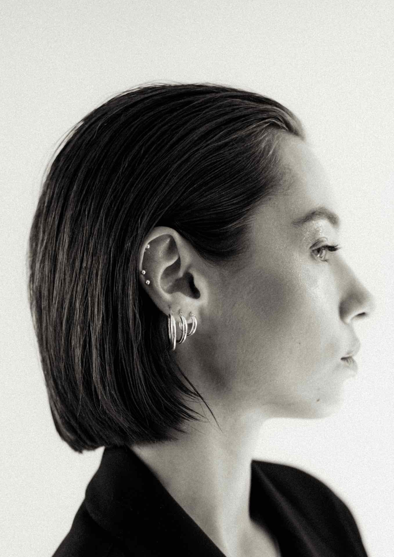 Boucles d'oreilles Pin Up NO MORE en argent, vue éditoriale