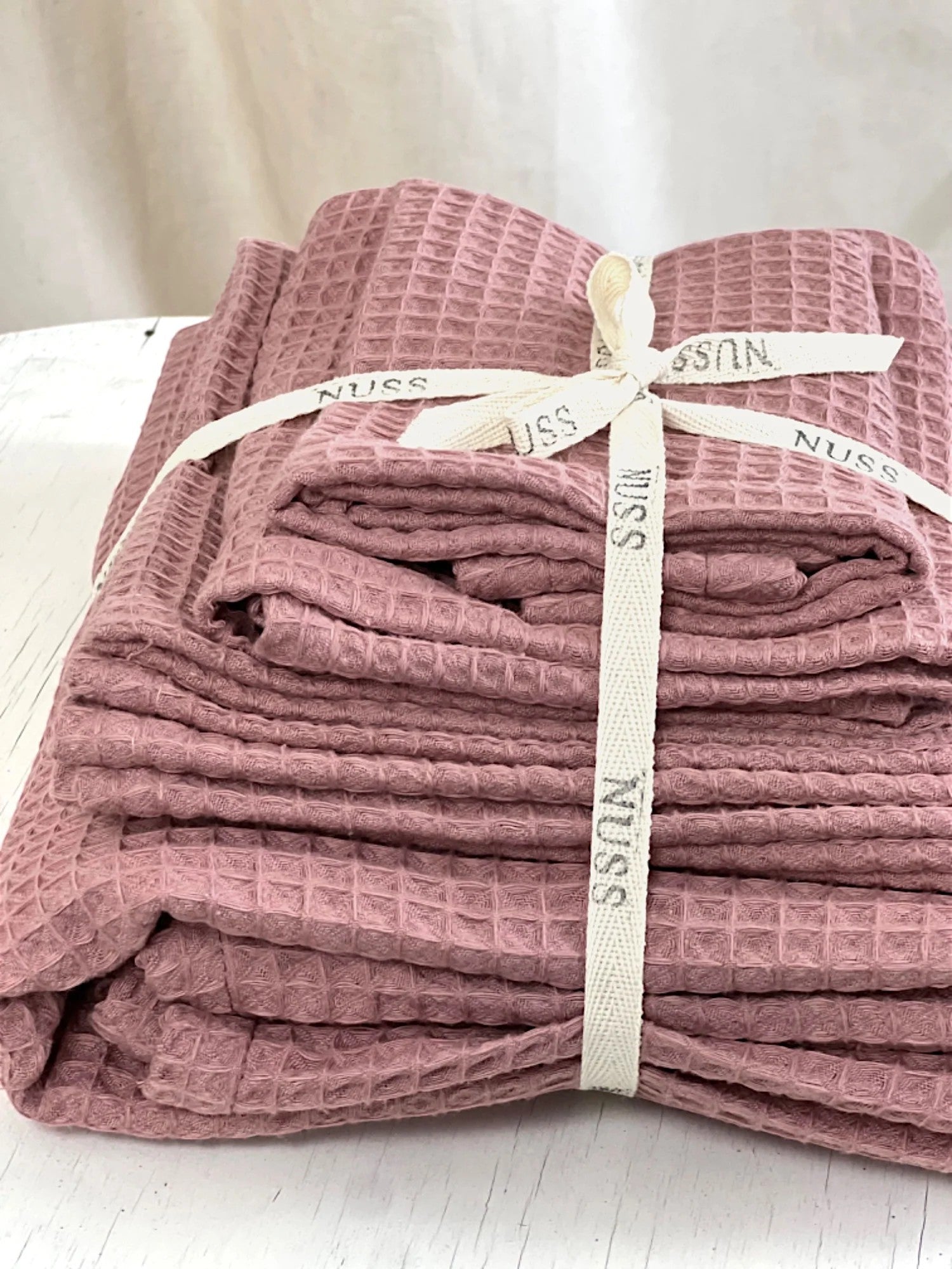 Serviette de bain NUSS en coton bio gaufré rose ancien, qualité supérieure