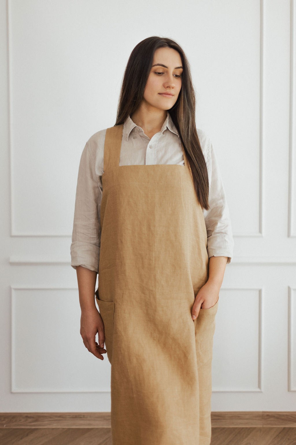 Tablier à dos croisé en lin Linen Tales, quatrième détail nœuds coton