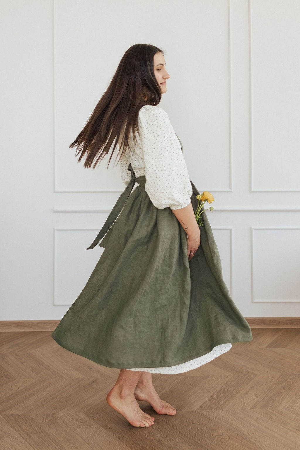 Tablier rétro en lin Linen Tales en lin épais beige chaud