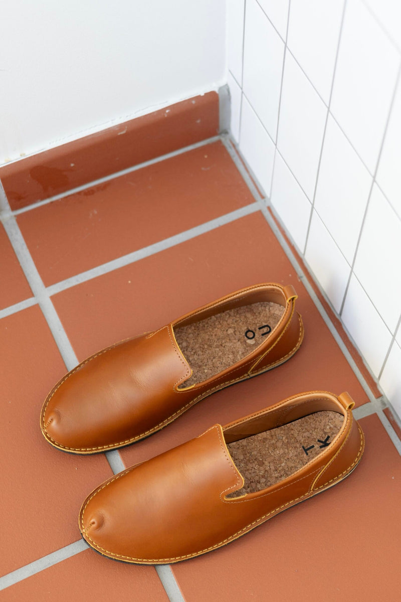 Chaussures TOKU London en cuir ocre classique, vue verticale