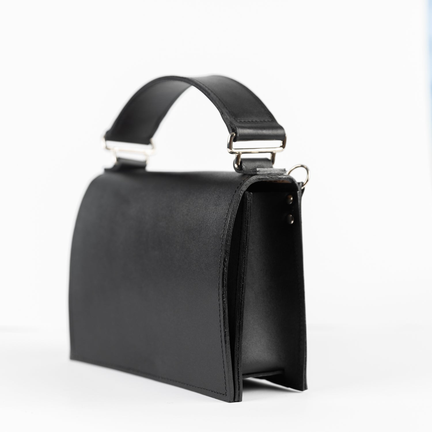 Sac à main PYKOK Lila Maxi en cuir noir, vue finale